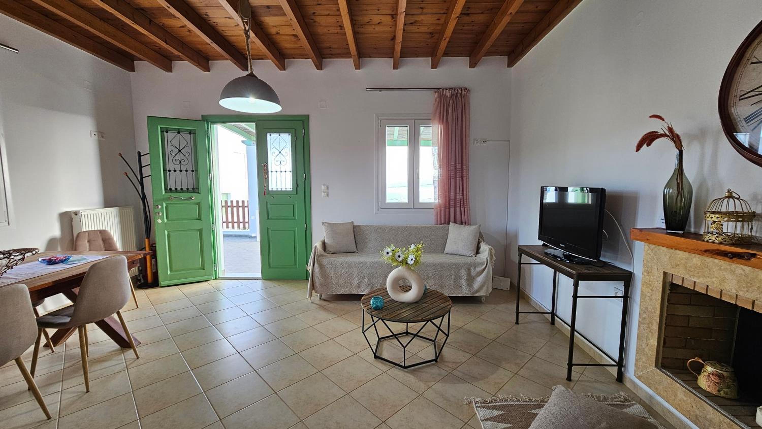 Two-Bedroom House photo 3