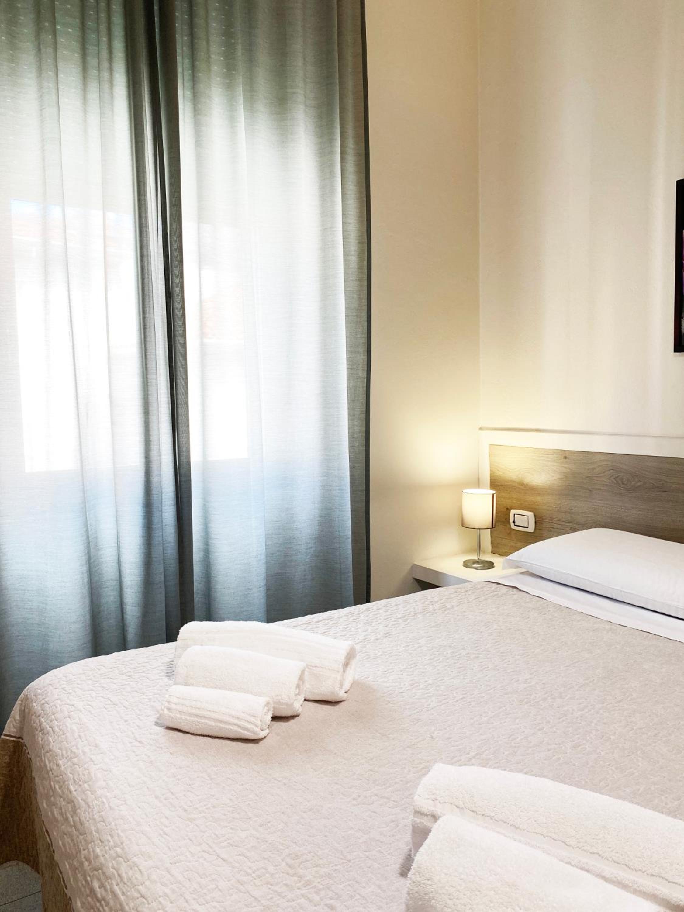 Double Room - Photo 4