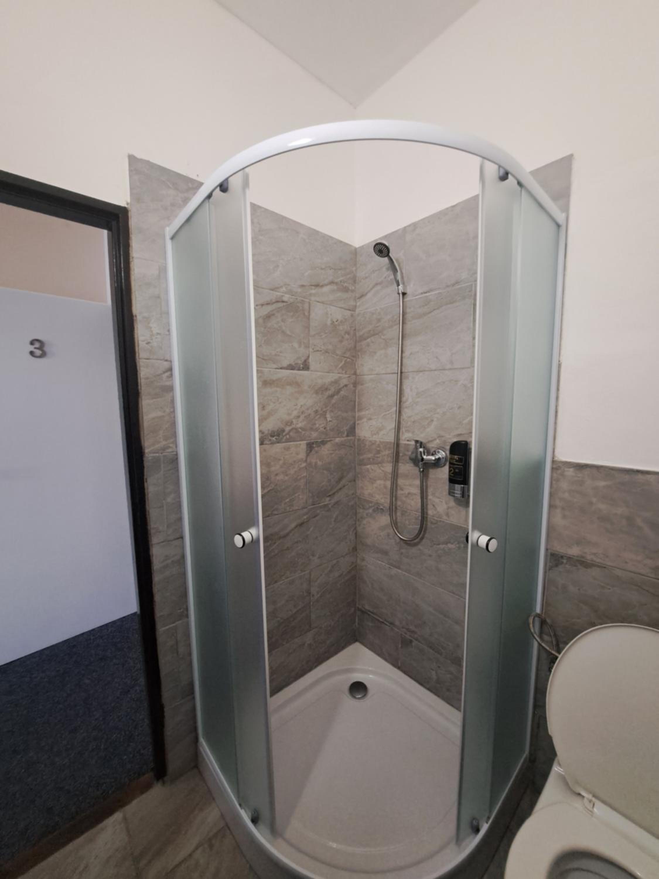 Double or Twin Room - Photo 12
