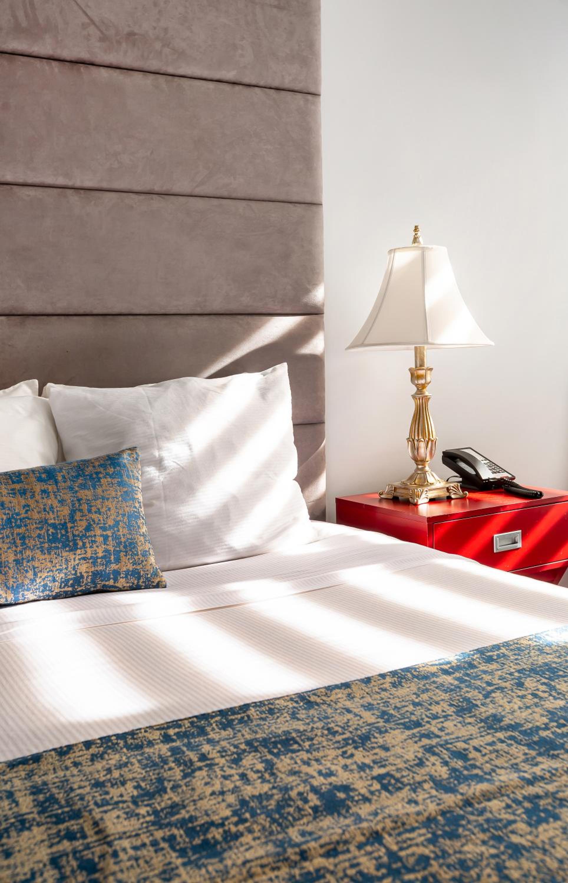 One King Bed Room, Accessible