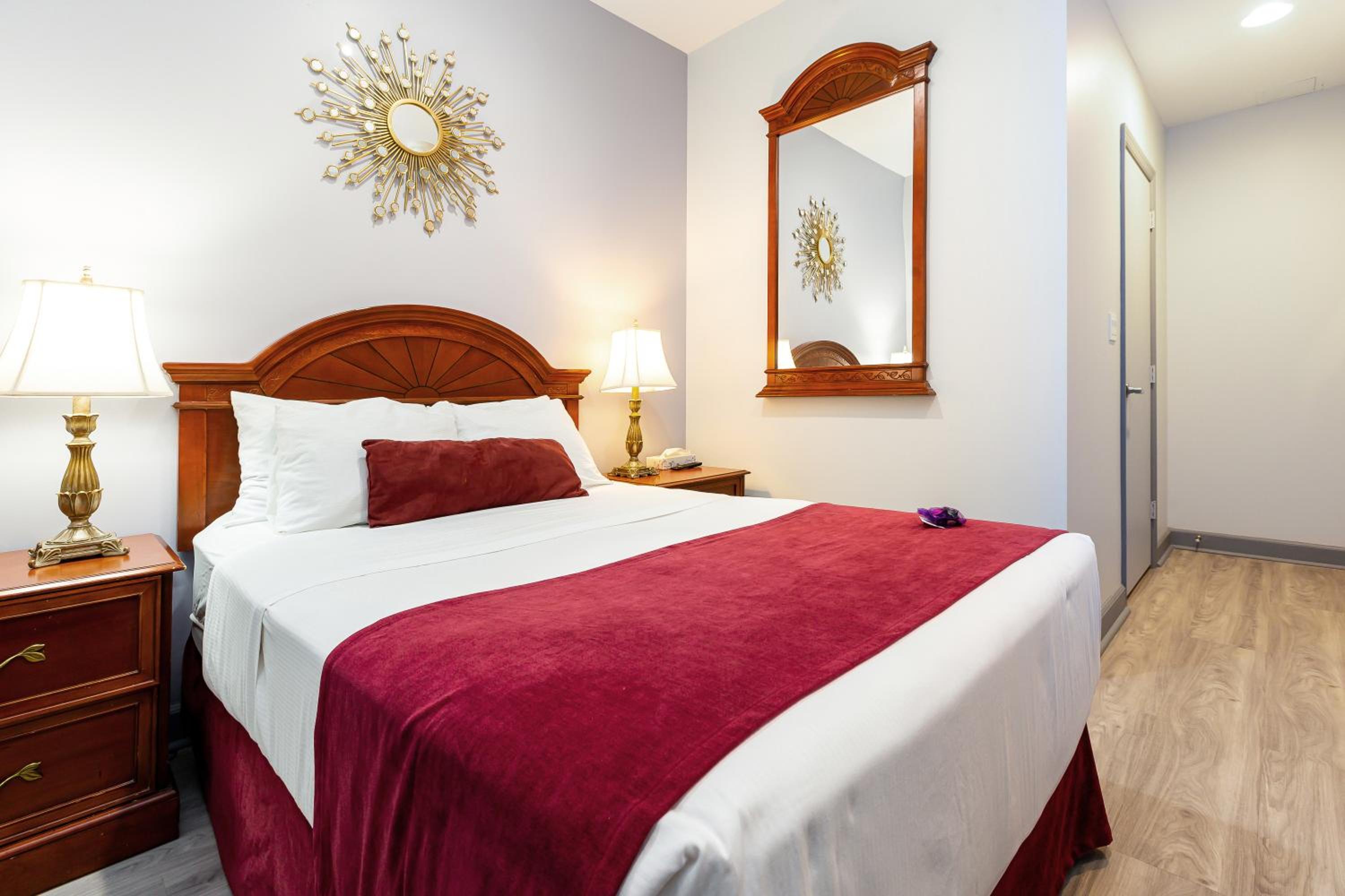 One Full Bed Room thumbnail 5