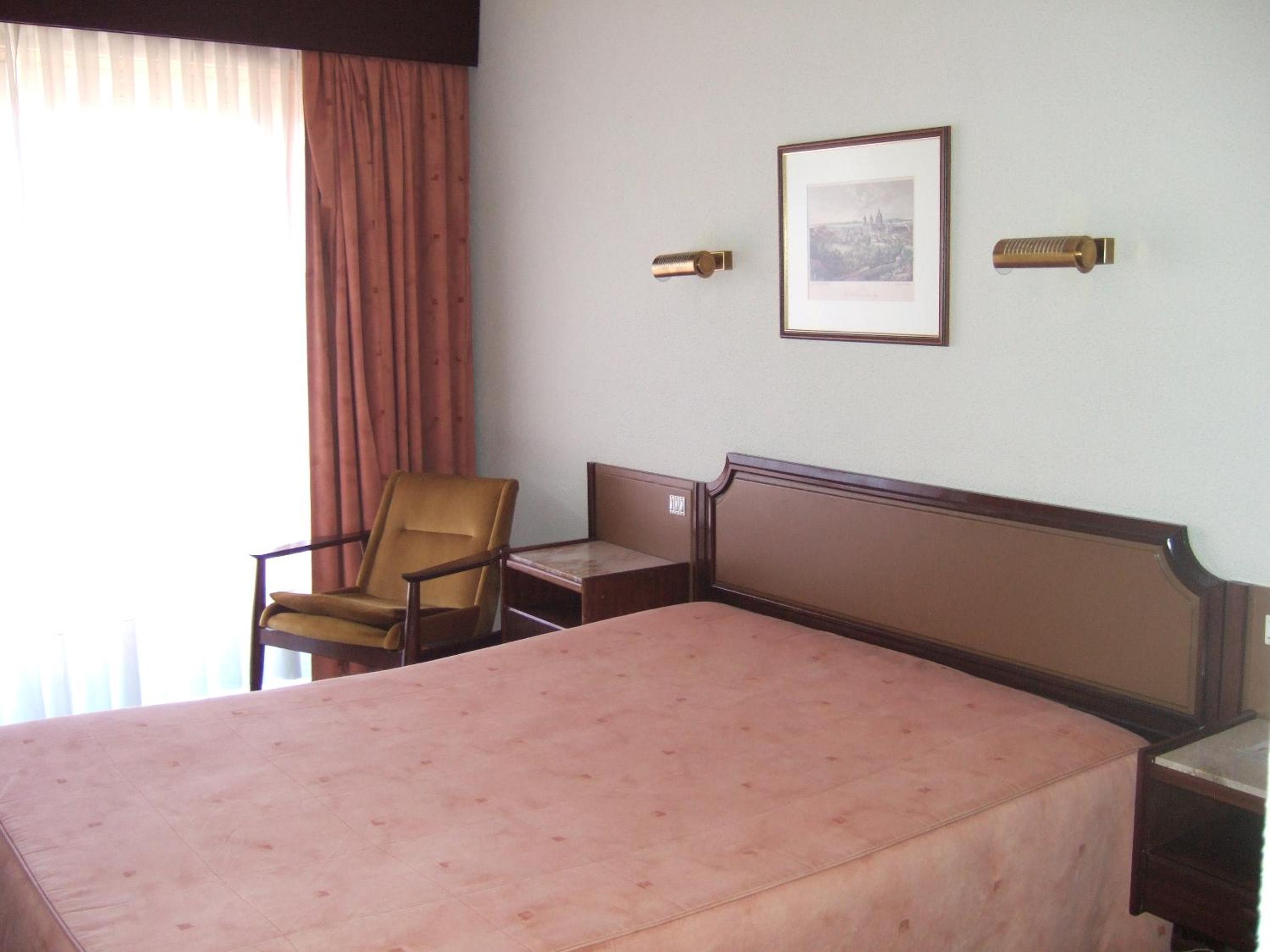 Standard Double Room - Photo 4