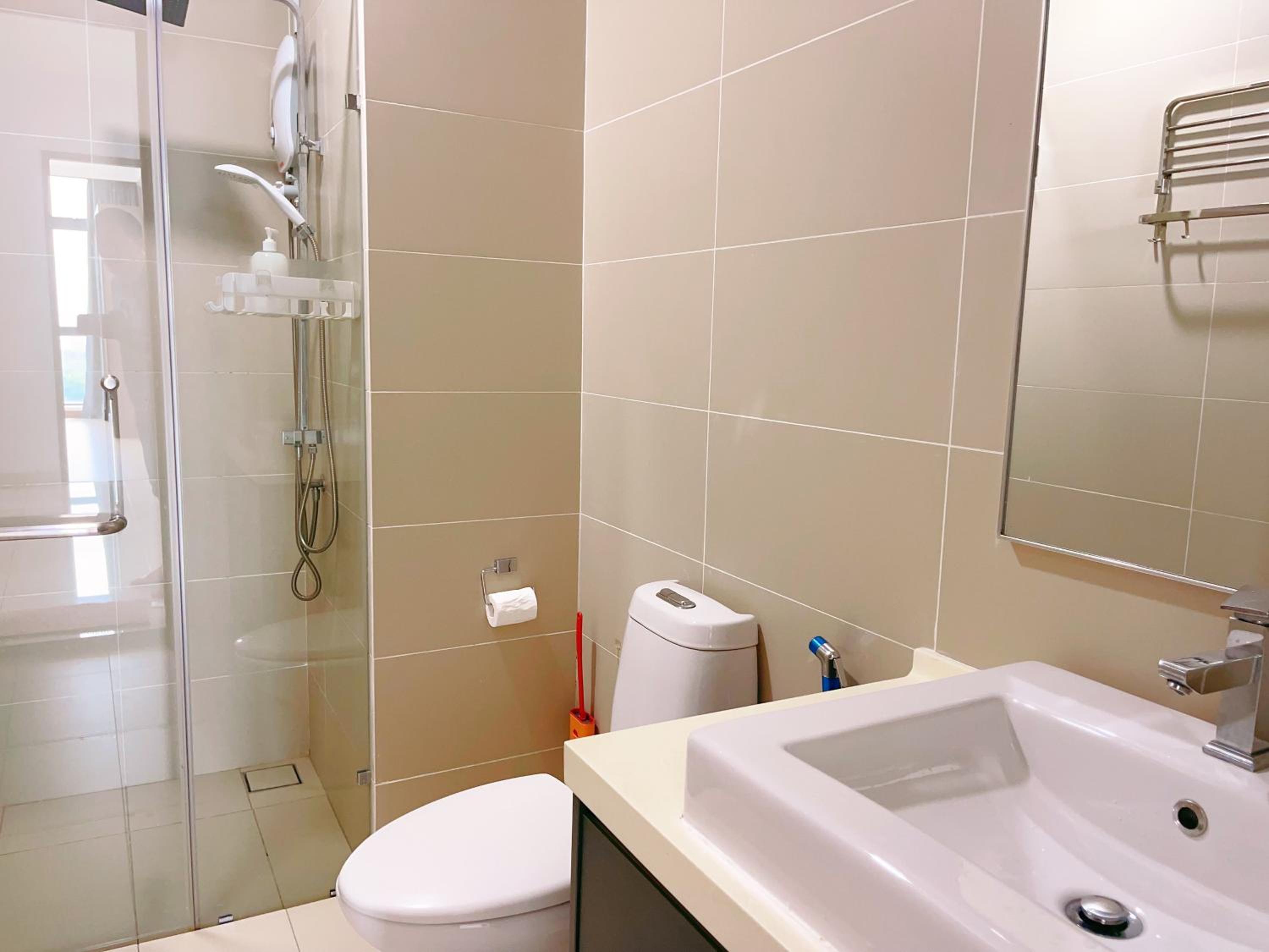 Three-Bedroom Apartment - Photo 3