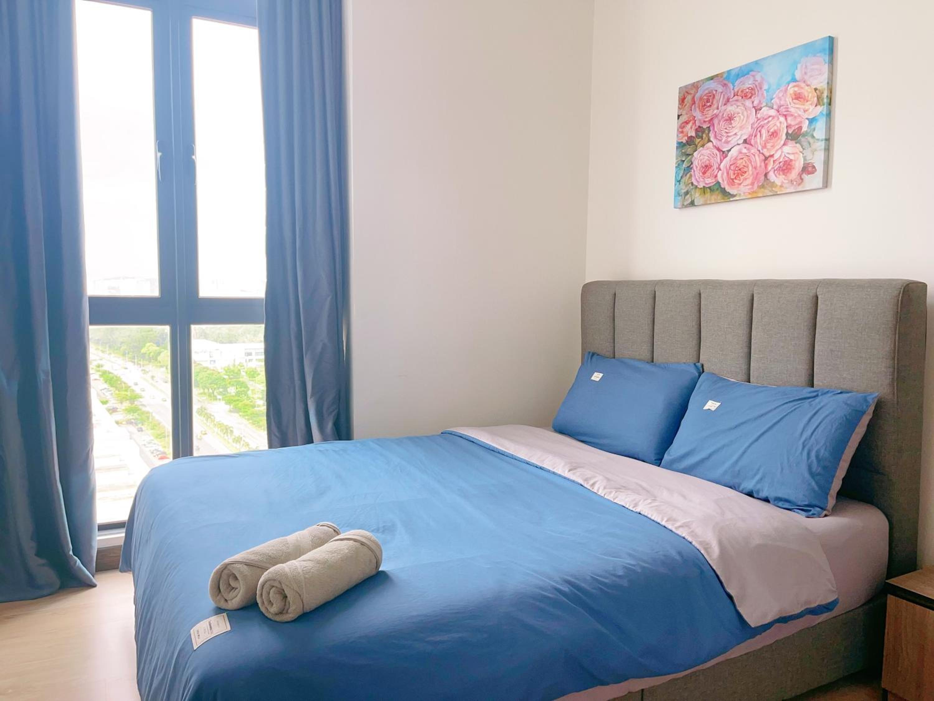 Three-Bedroom Apartment - Photo 12