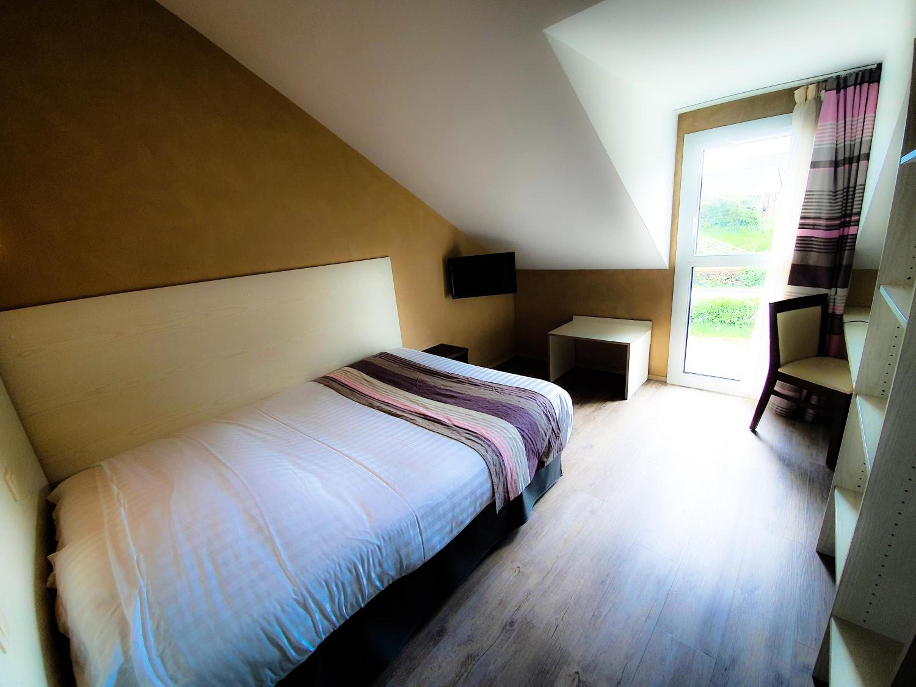 Small Double Room photo 1