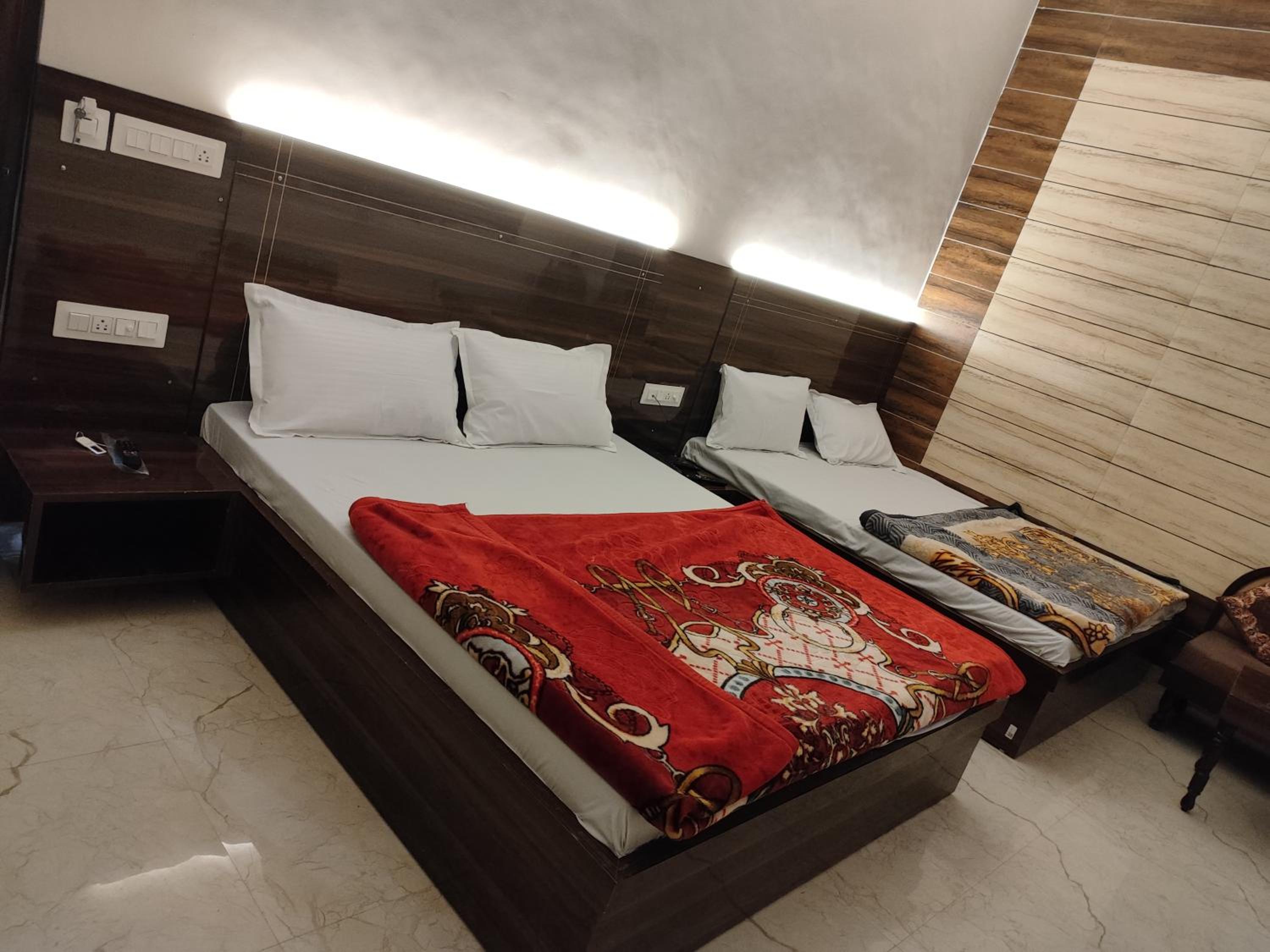 Deluxe Family Room