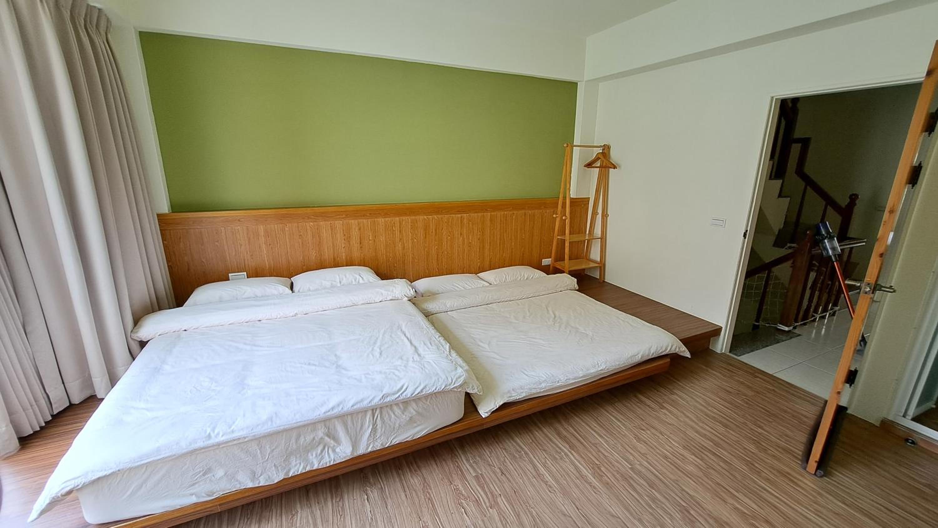 Quadruple Room with Private Bathroom photo 2