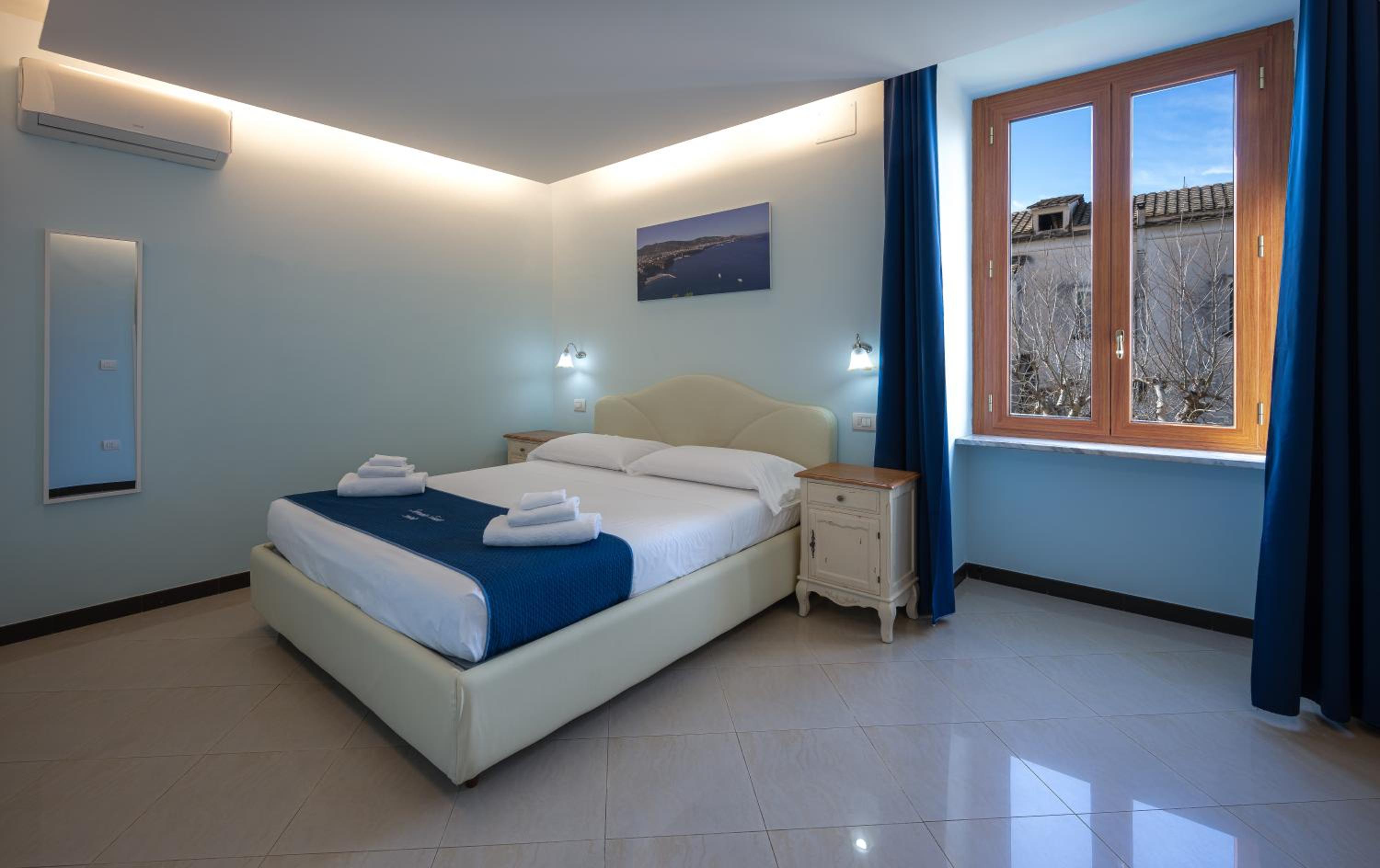 Deluxe Triple Room photo 2