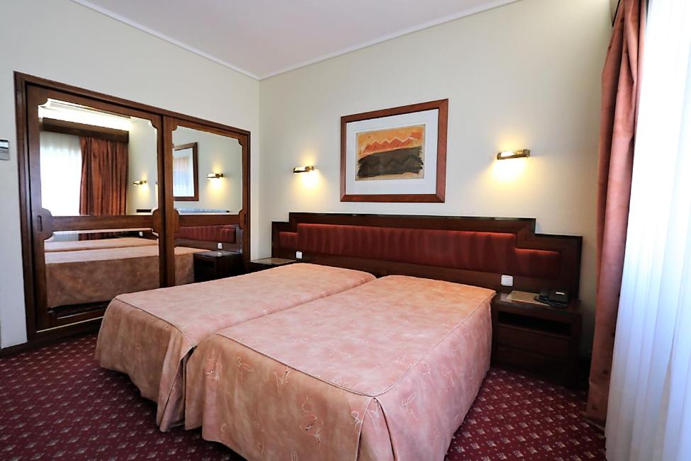 Standard Twin Room - Photo 1