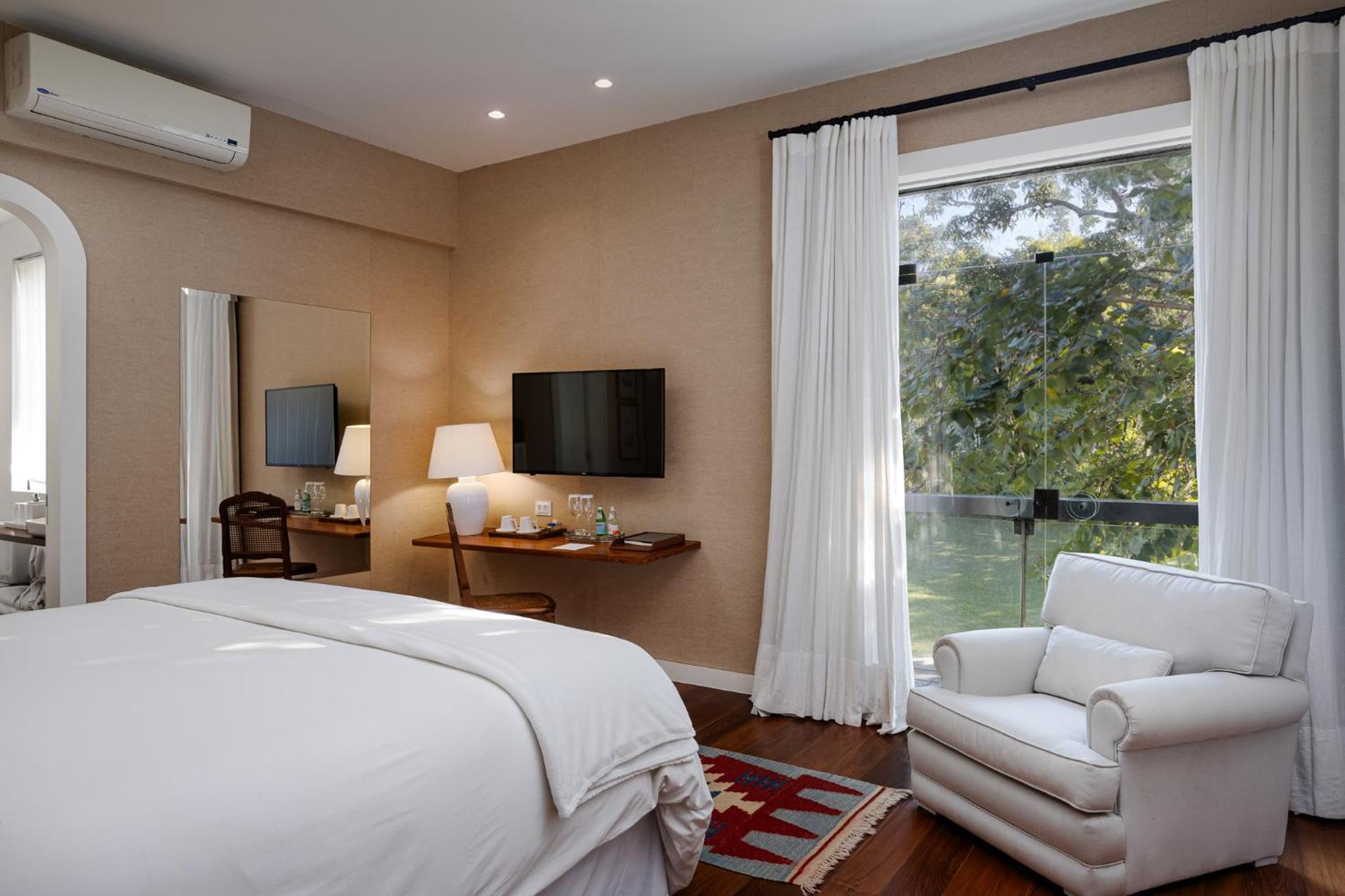 Deluxe Suite