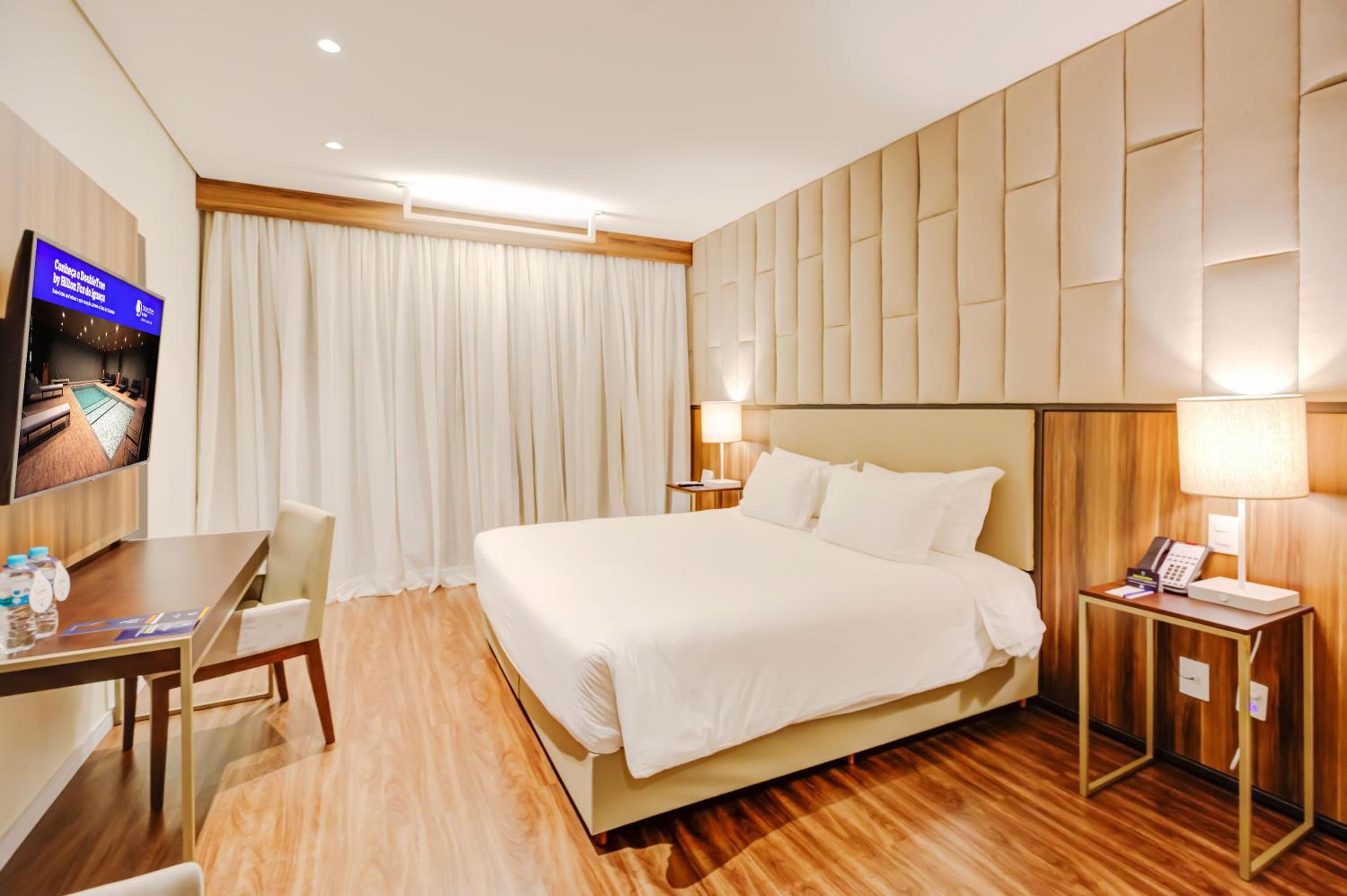 Superior King Room - Photo 2