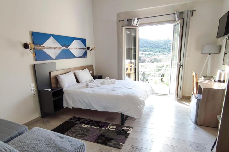 Junior Suite with Sea View - Photo 3