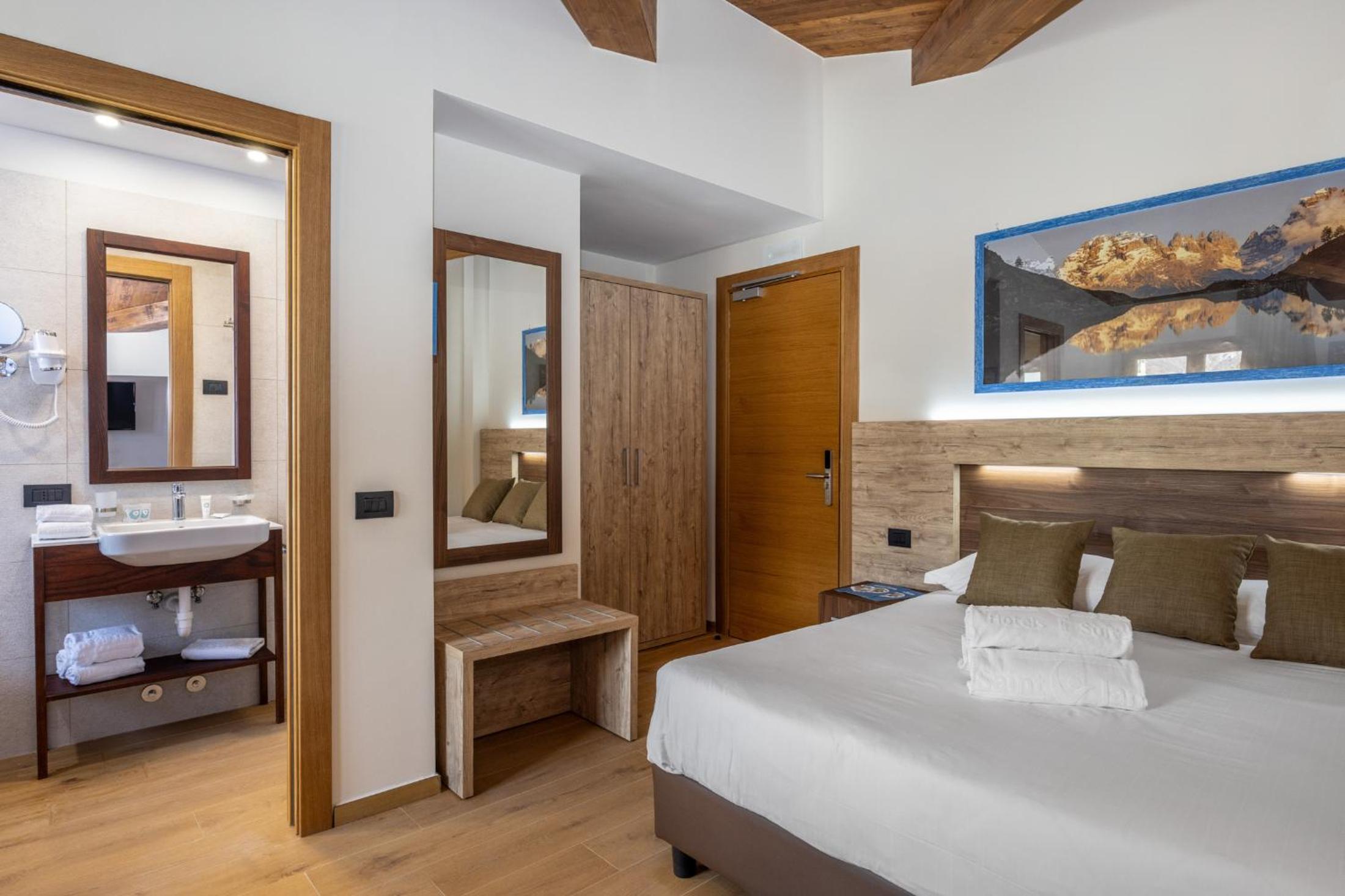 Superior Double Room - Photo 1