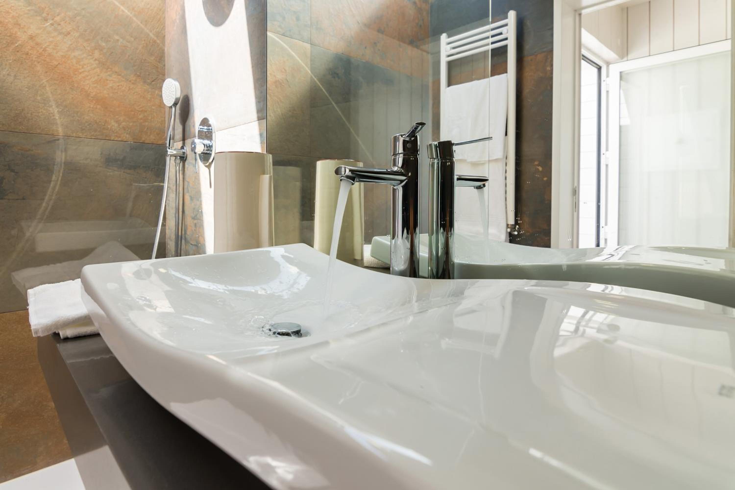 Suite with River View - Photo 3