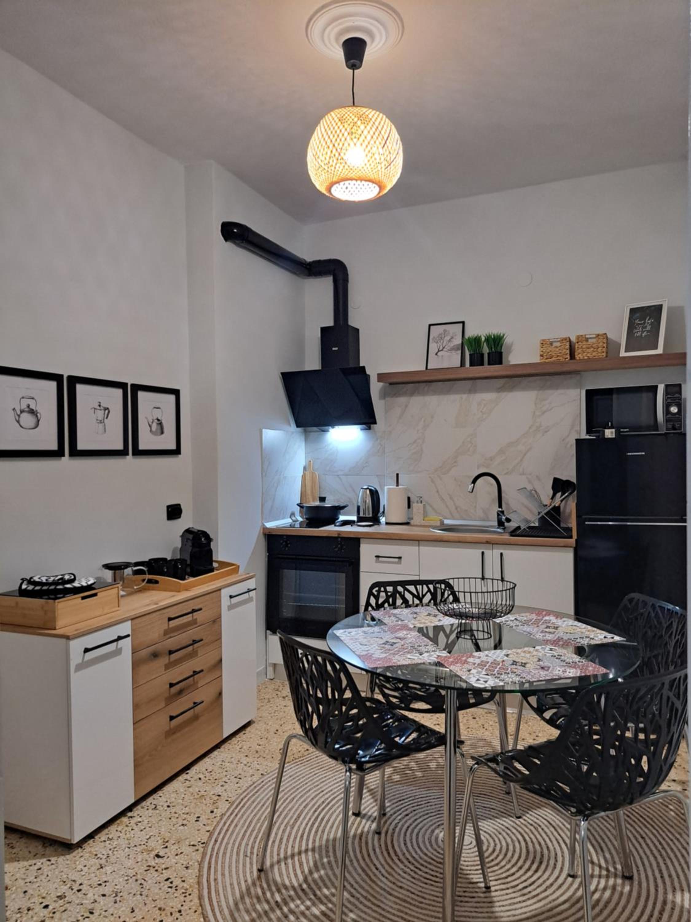 One-Bedroom Apartment photo 2