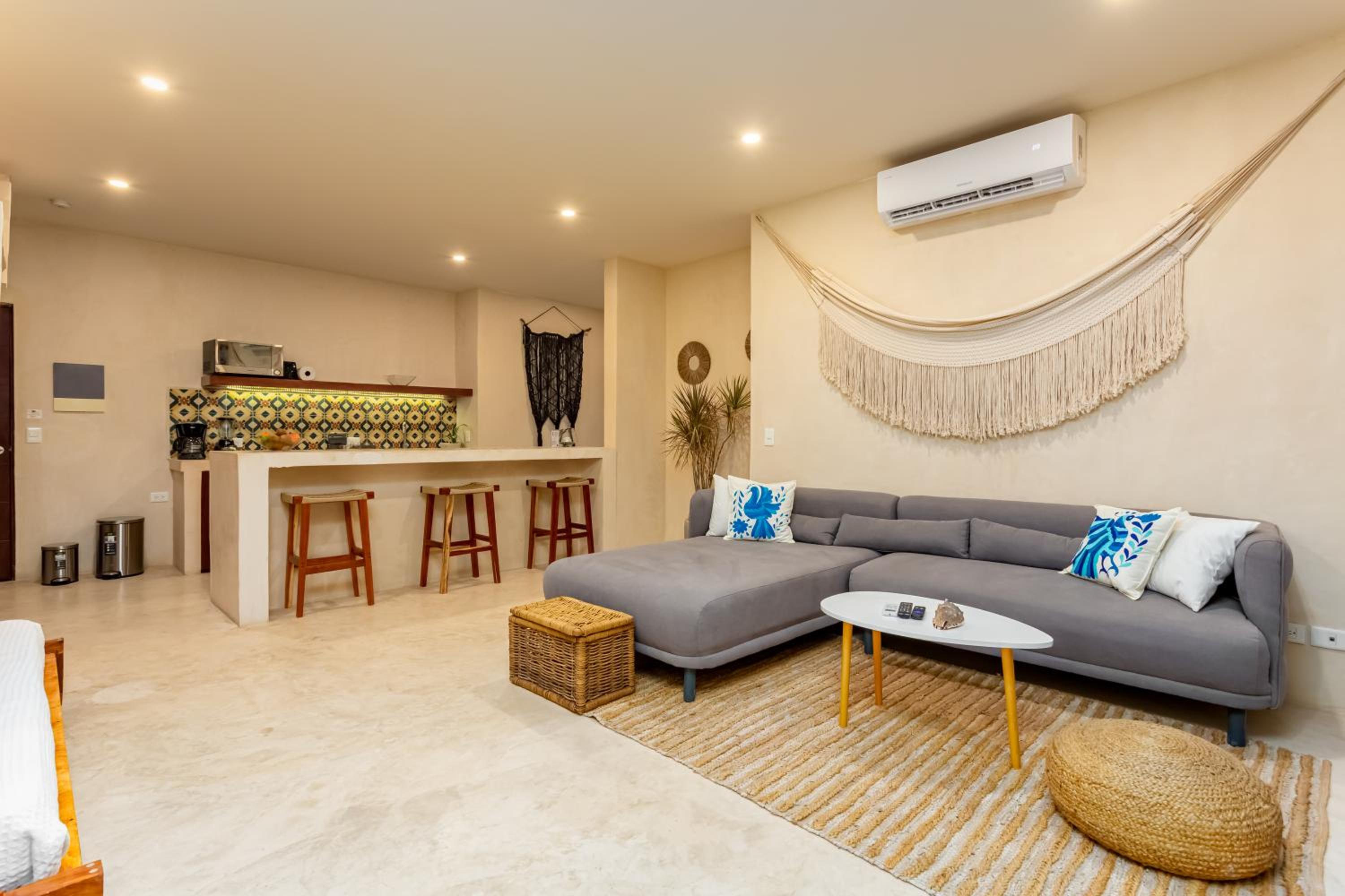 Apartamento de dois quartos com piscina privativa