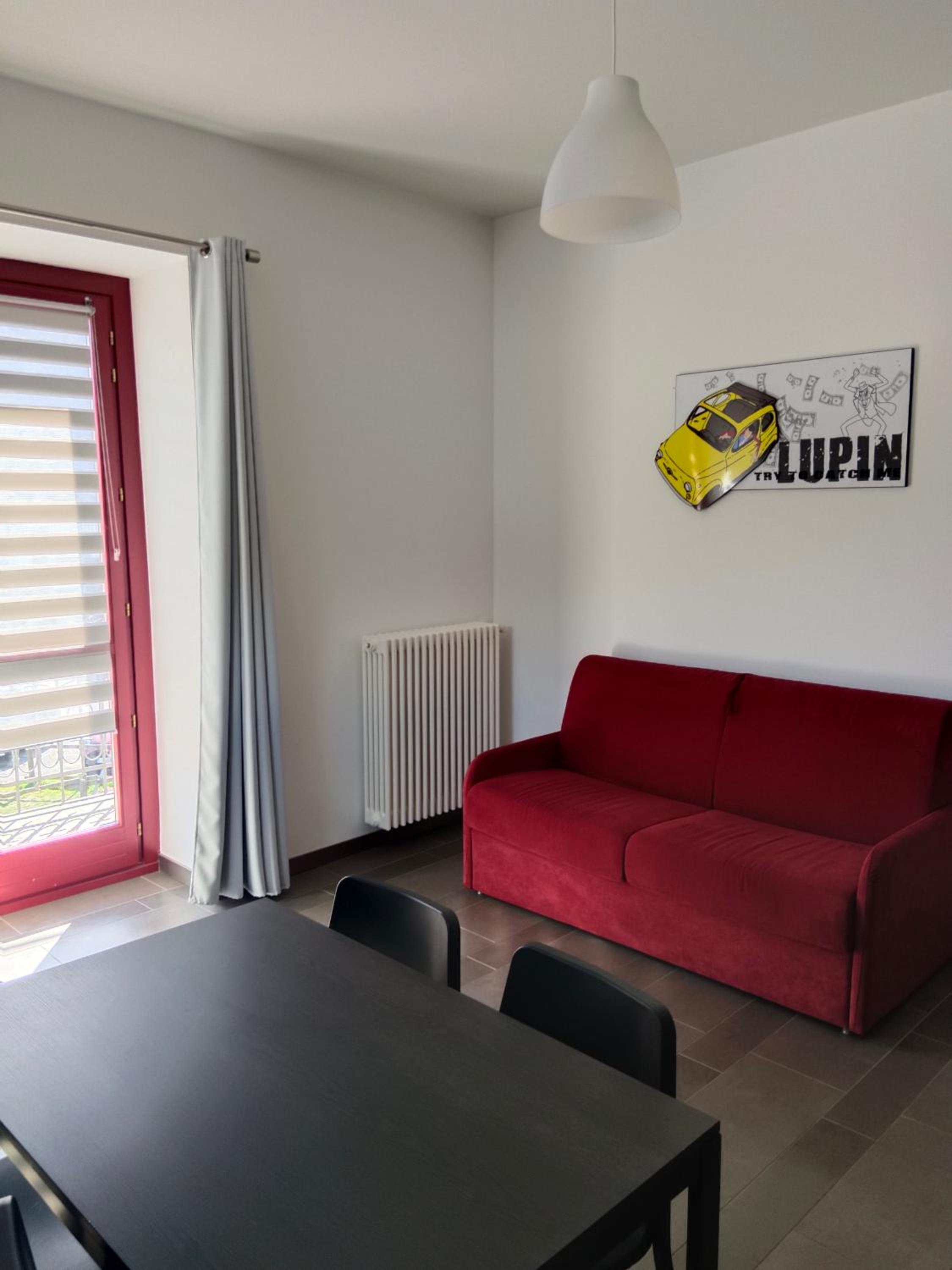 One-Bedroom Apartment photo 1