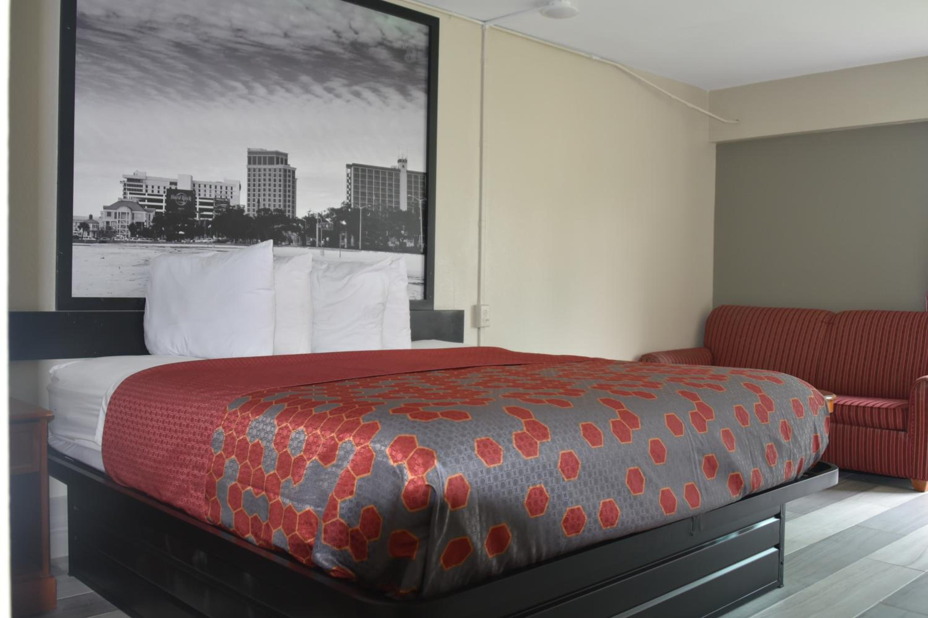 King Room - Non-Smoking - Photo 6