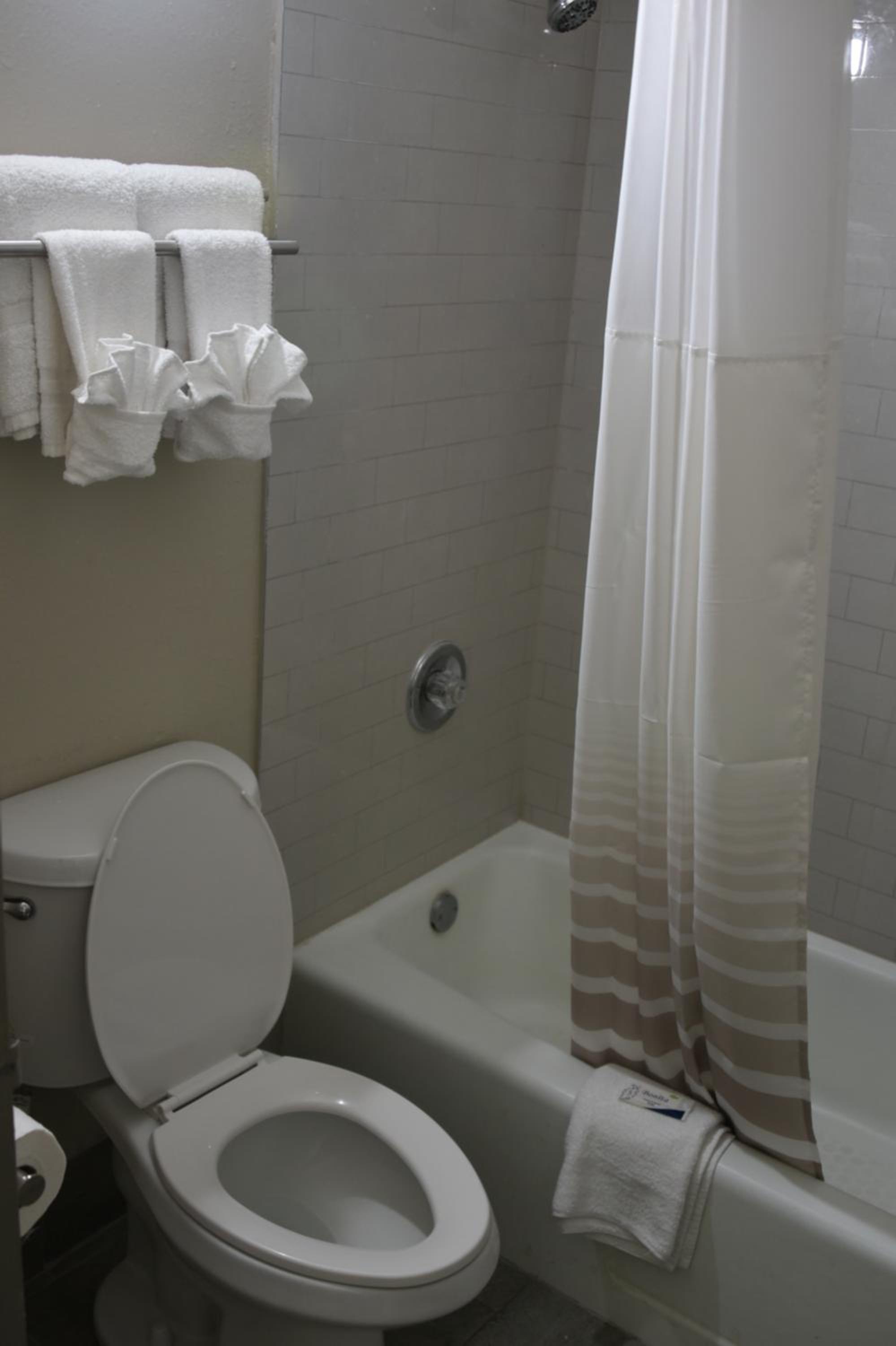 Double Room with Two Double Beds - Non-Smoking - Photo 2