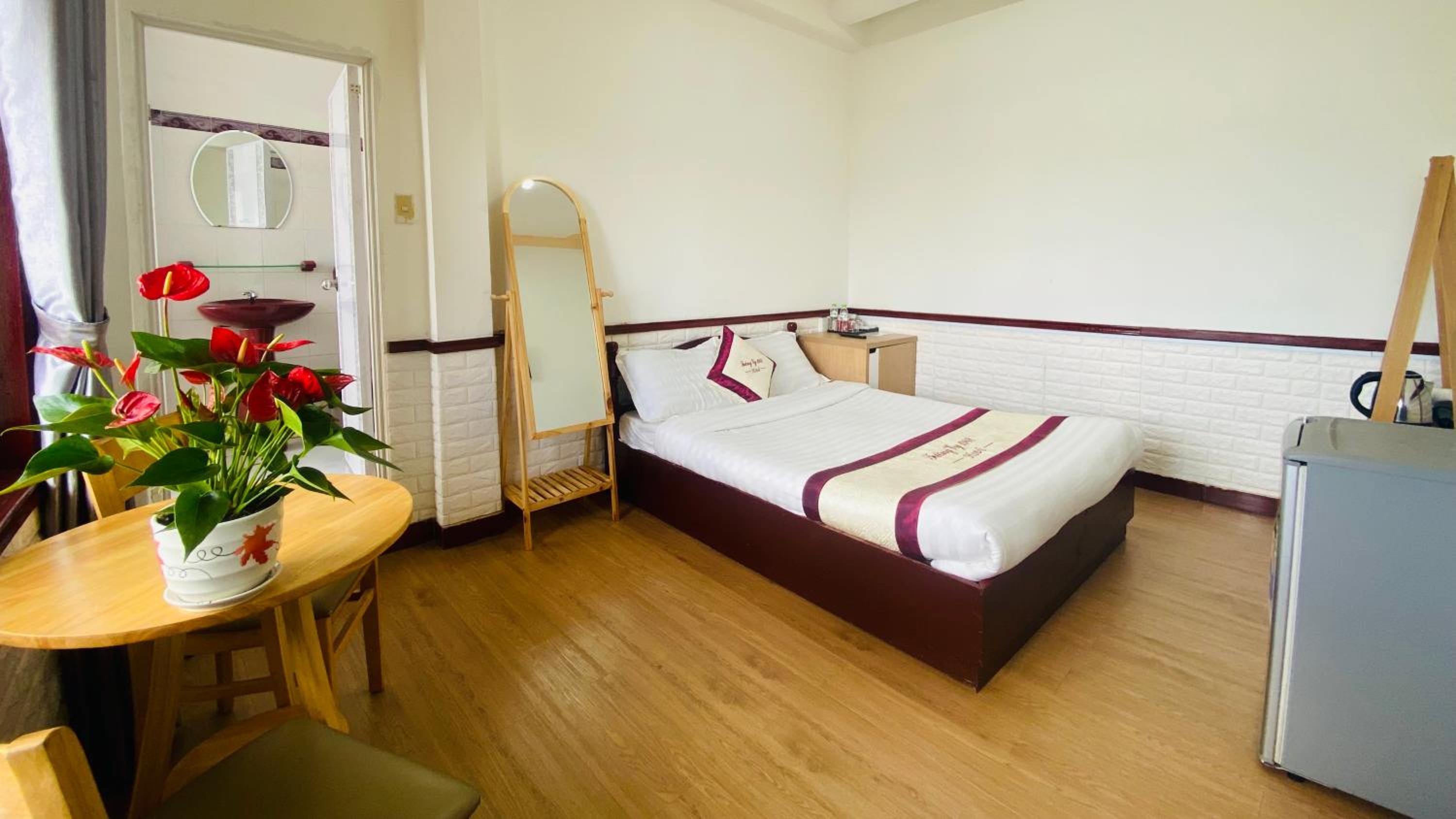 Deluxe Room - Photo 12