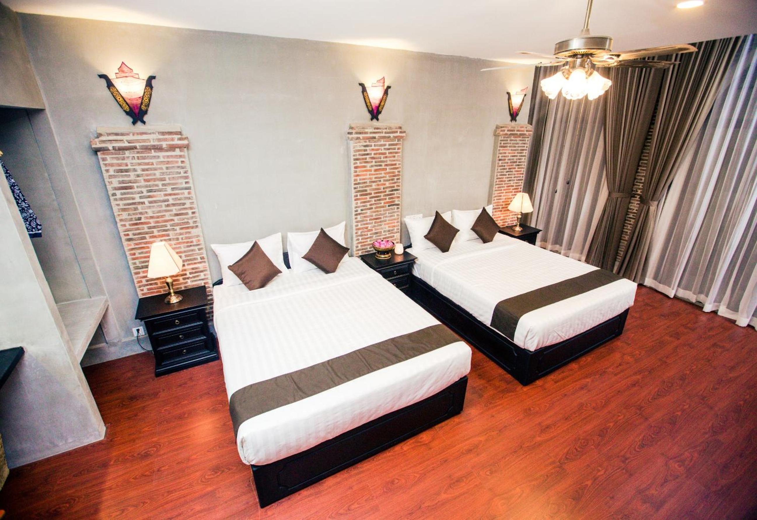 Deluxe Family Room