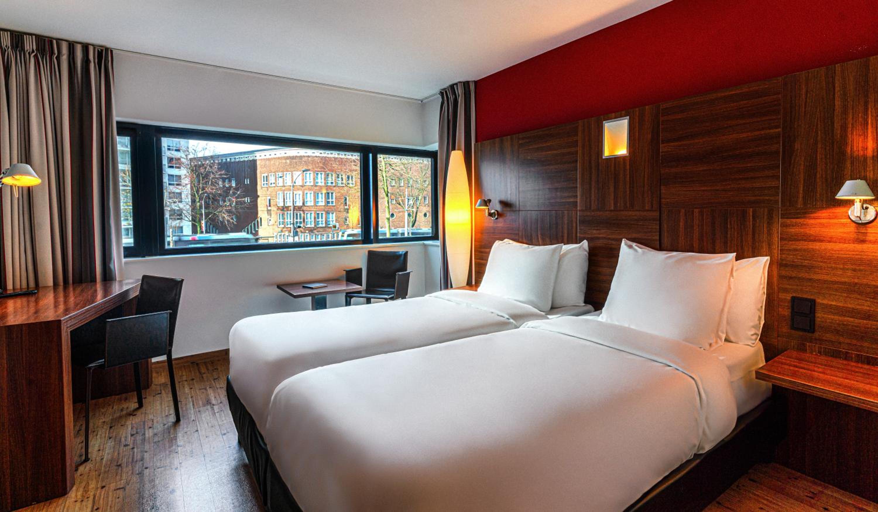 Superior Twin Room With City View