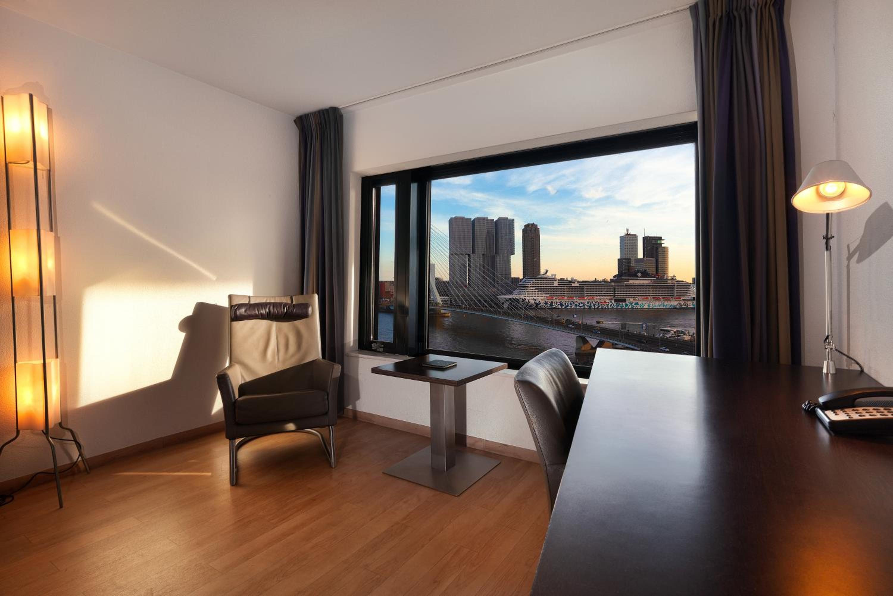 Deluxe King Room With River View photo 2