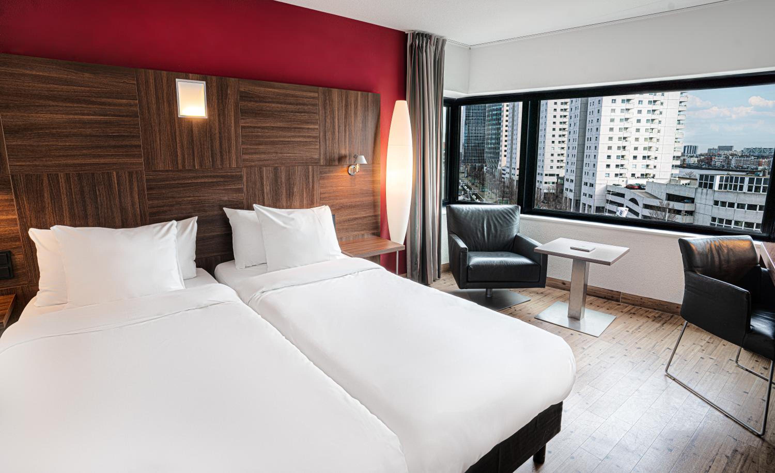 Twin Deluxe Room With City View photo 3