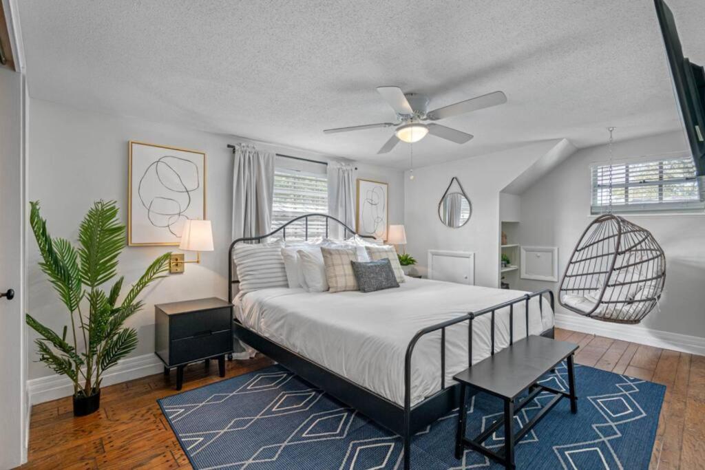 Four-Bedroom House photo 2
