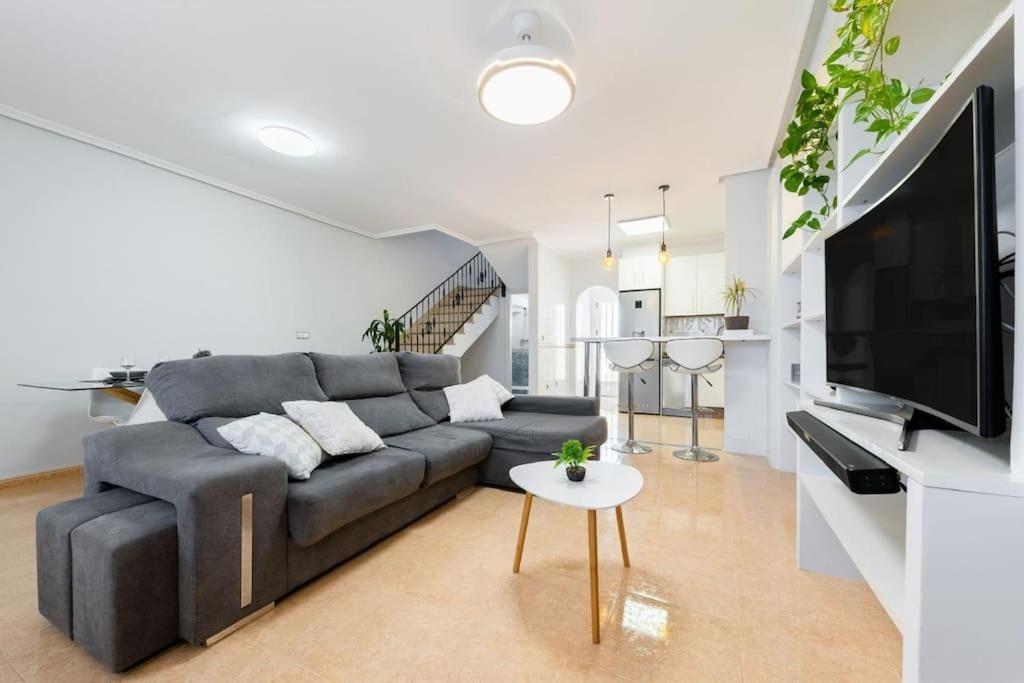 Three-Bedroom House photo 2