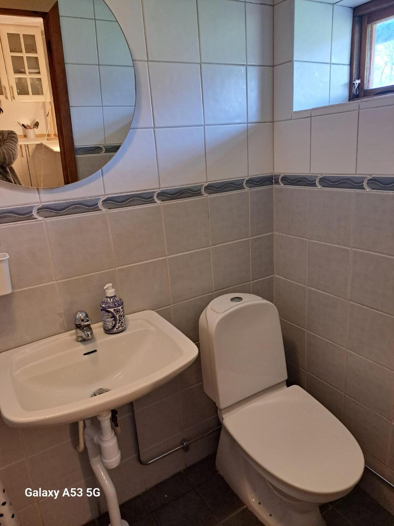 Double Room with Private Bathroom - No pets allowed - Photo 5