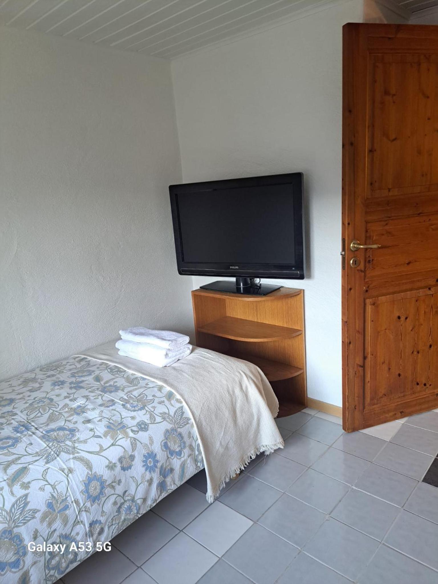 Double Room with Private Bathroom - No pets allowed - Photo 4