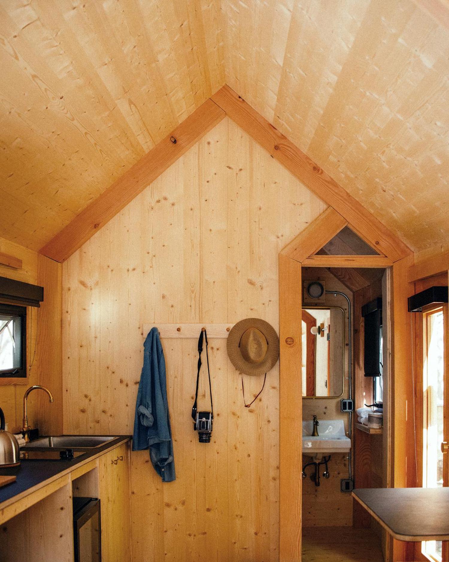 Tiny Cabin - Queen Kitchenette photo 1