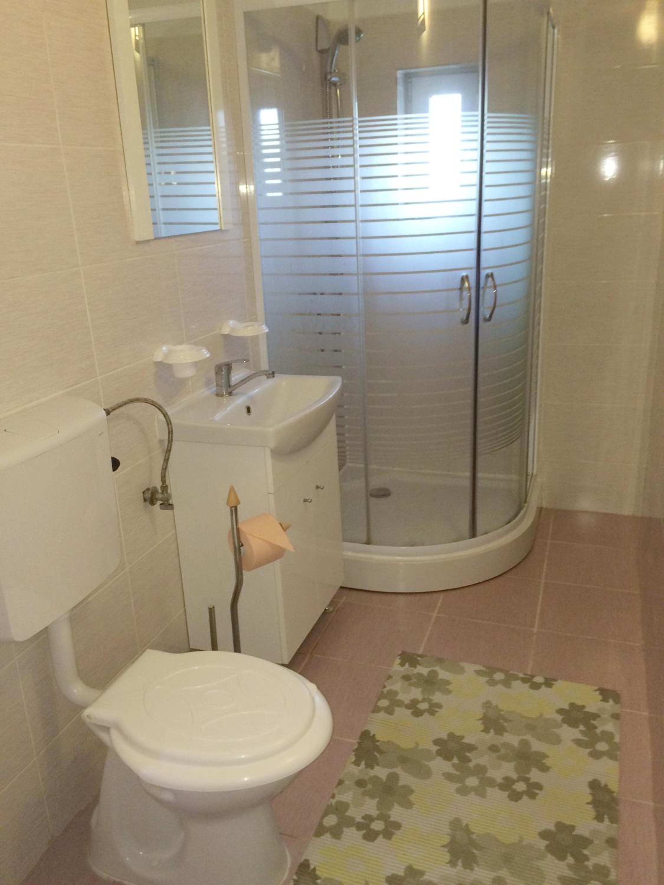 Triple Room with Private Bathroom - Photo 3