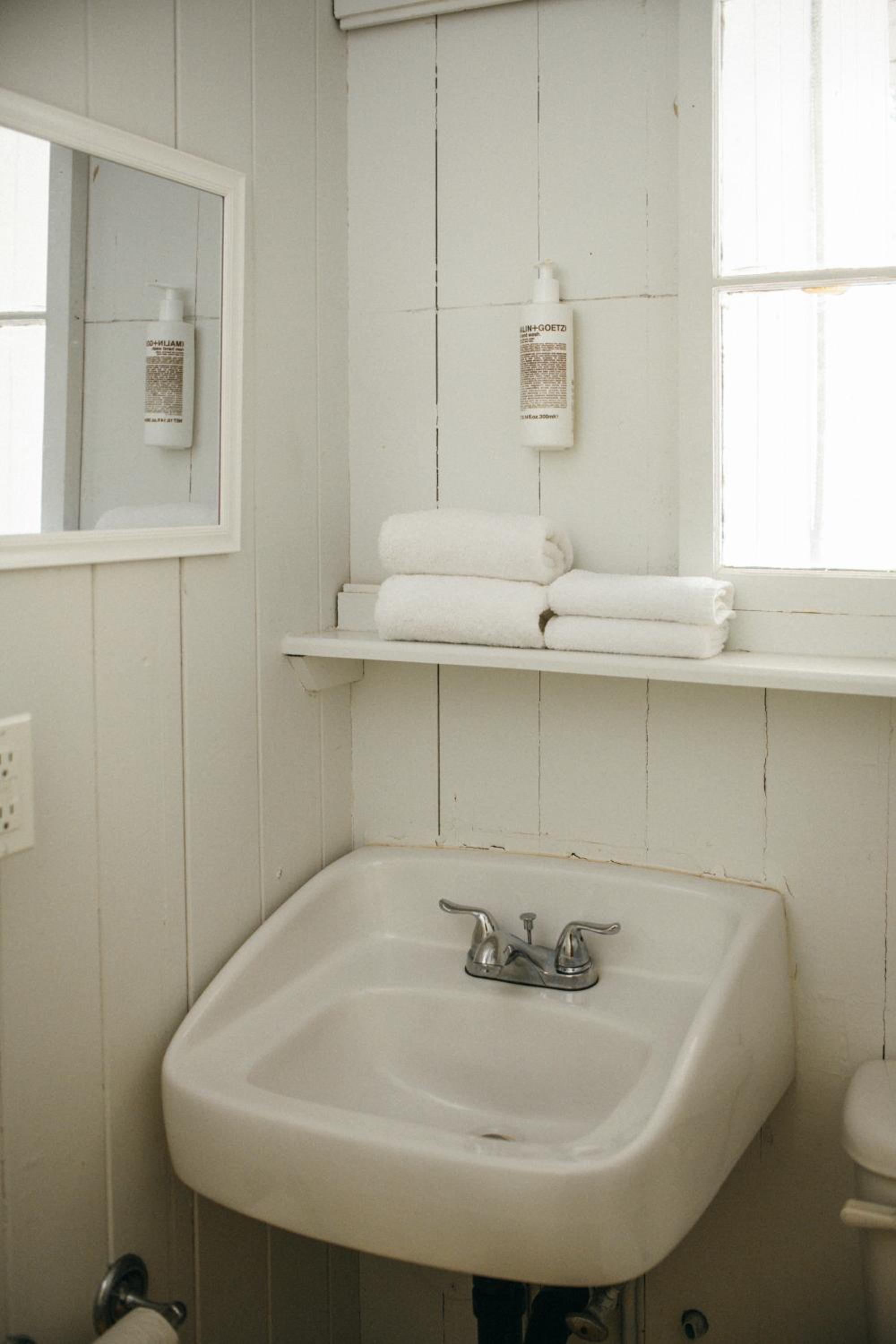 Historic Bungalow - Double Double photo 3