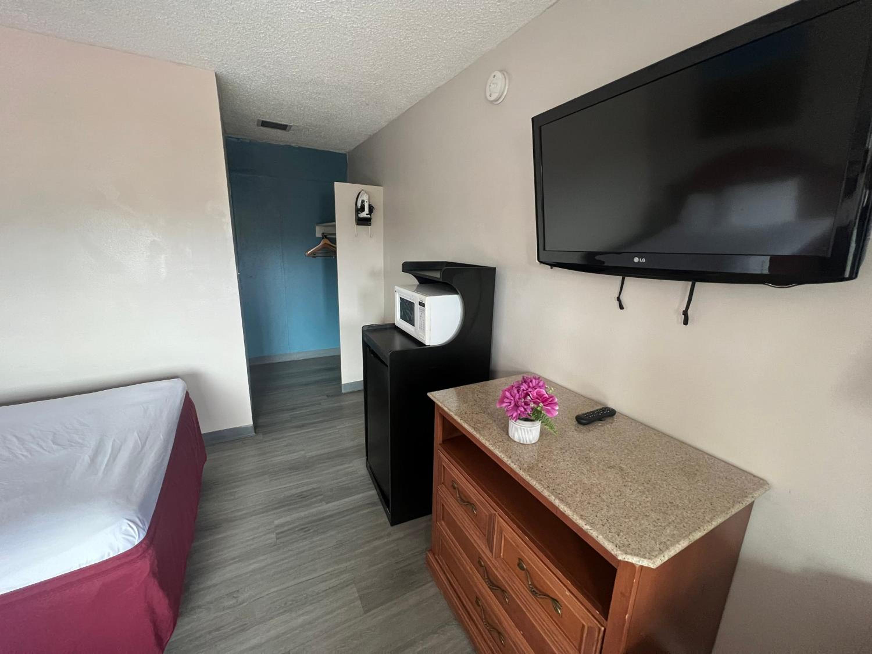Double Room With Two Double Beds - Photo 1