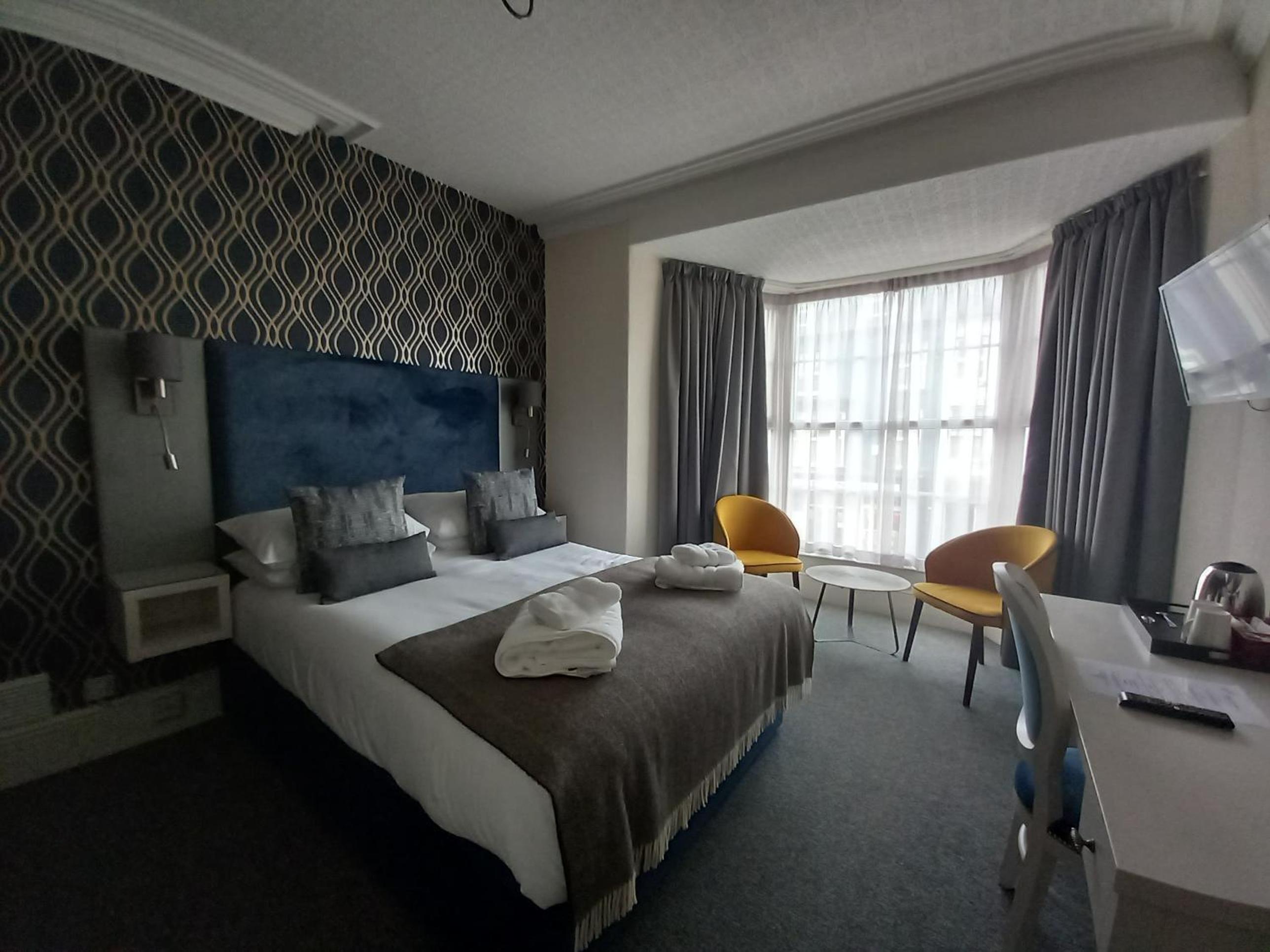 Large Double Room photo 3