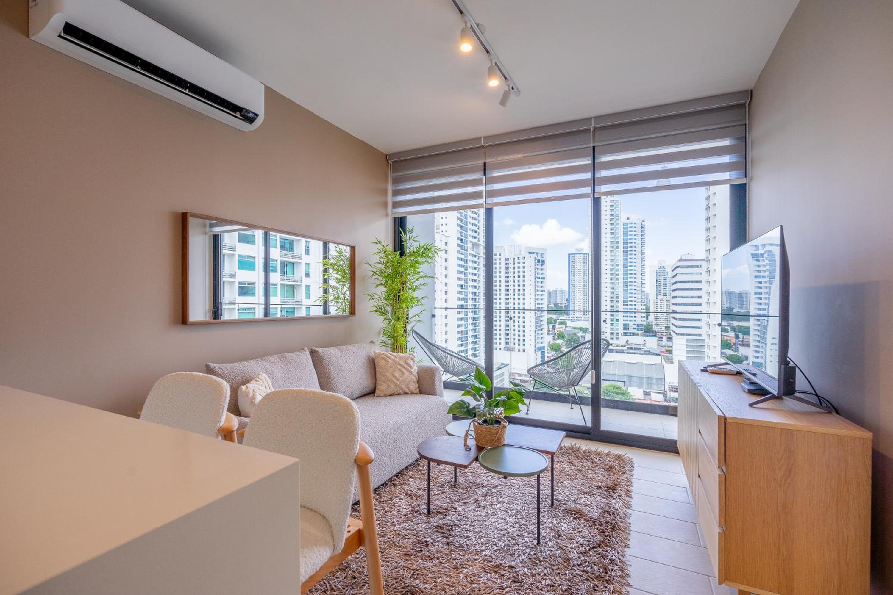 One-Bedroom Apartment with Balcony and City View photo 1