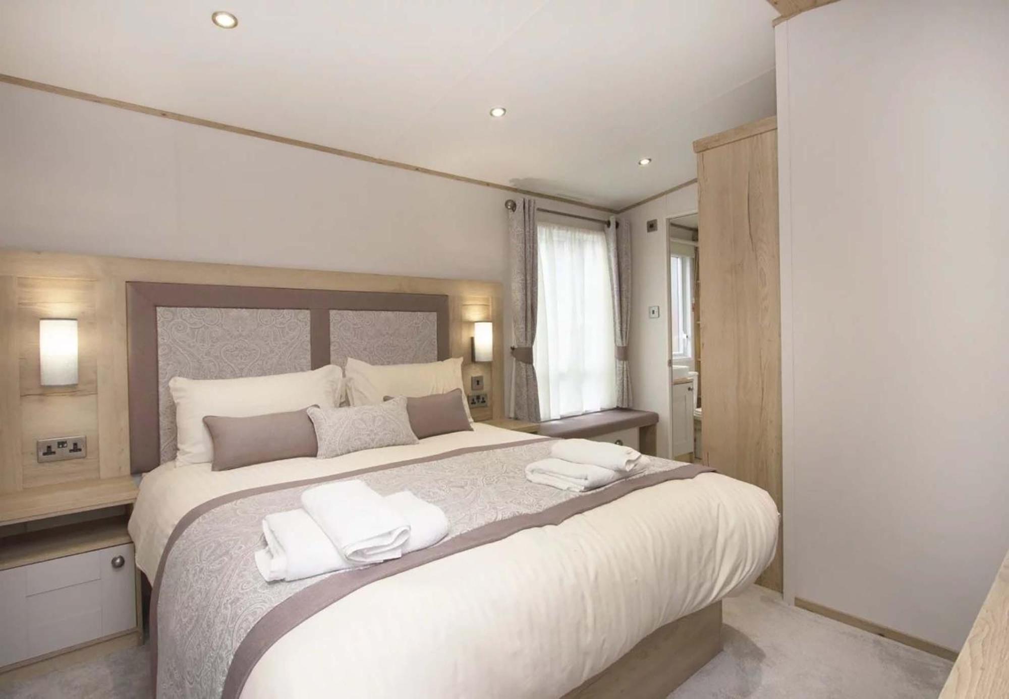 Pet friendly Platinum Caravan 2 Bed photo 3