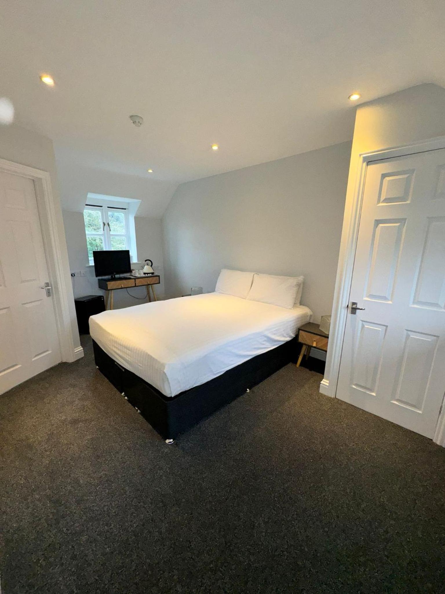 Superior King Room - Photo 3