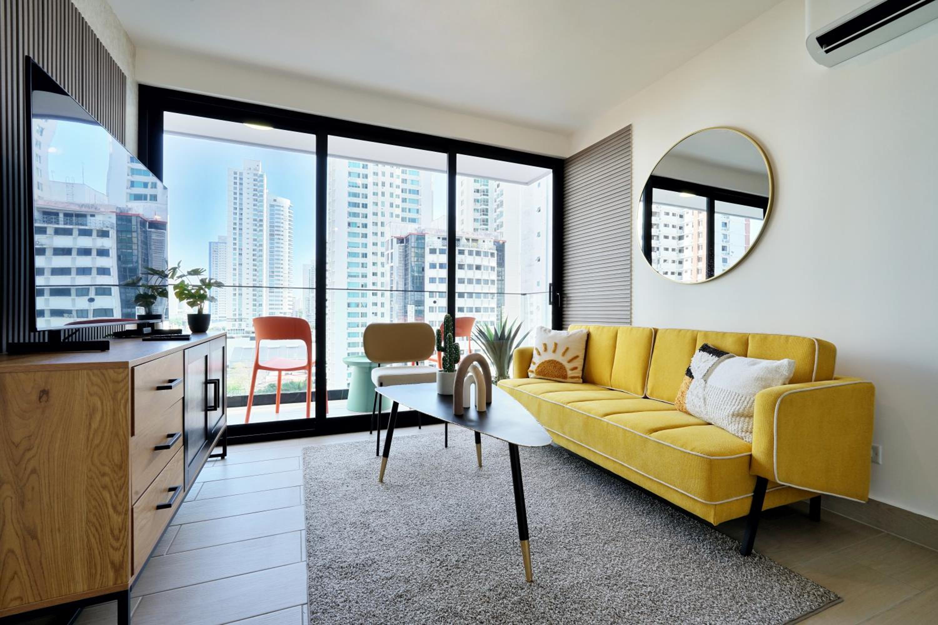 One-Bedroom Apartment with Balcony and City View photo 1