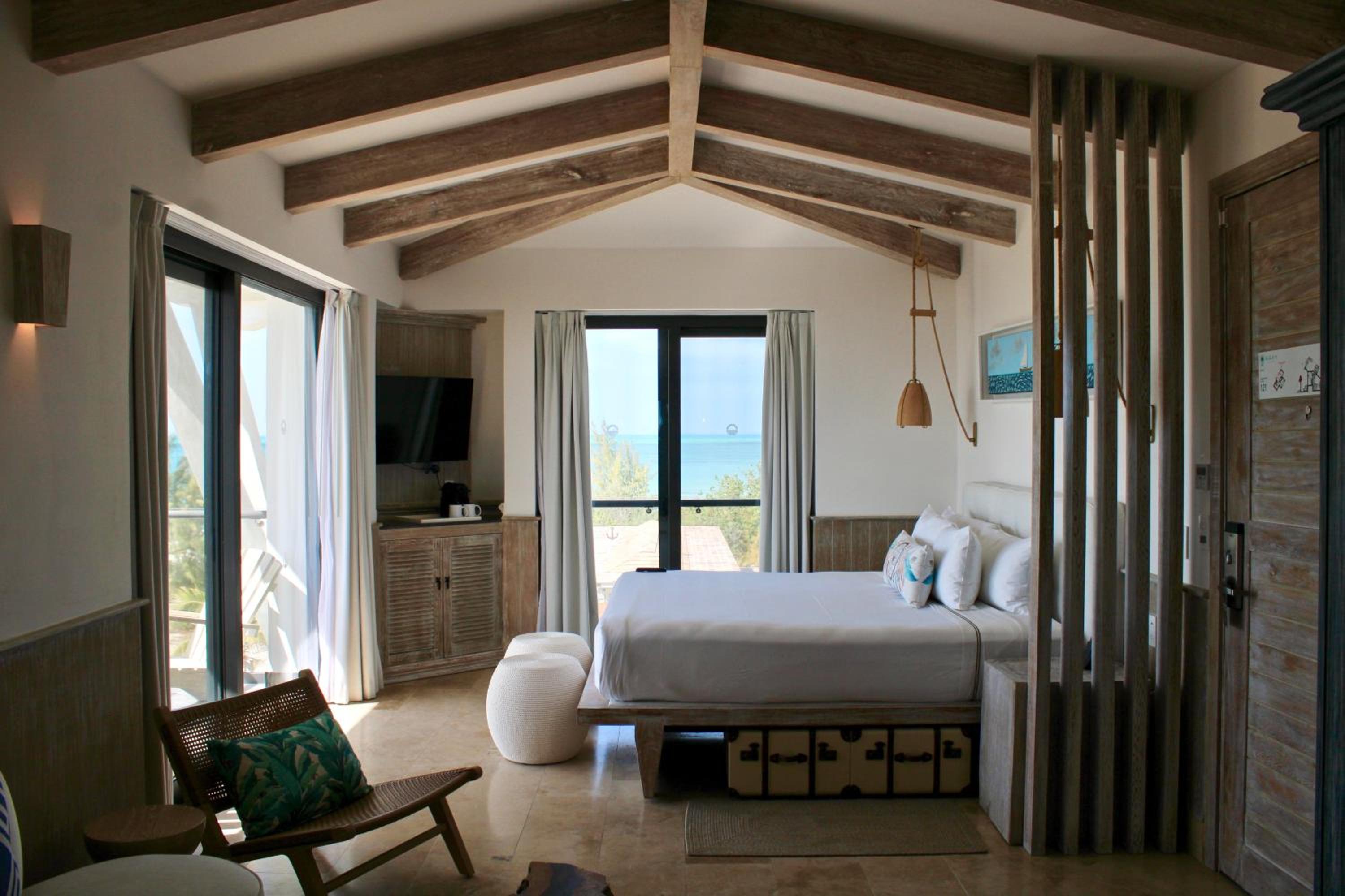 Superior Suite with Sea View - Photo 5