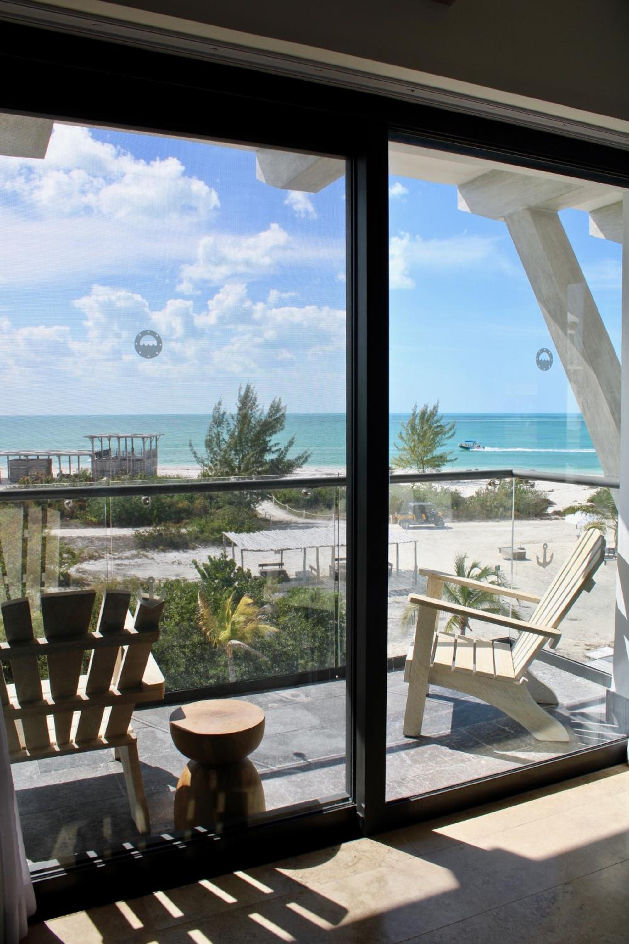 Superior Suite with Sea View - Photo 6
