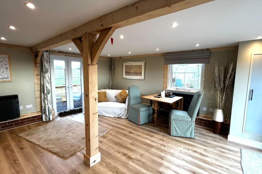 One-Bedroom House photo 1
