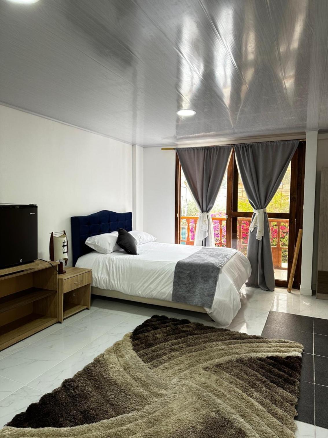 Queen Room With Balcony photo 1