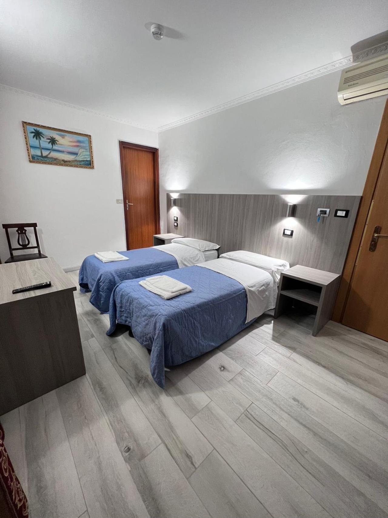 Double or Twin Room - Photo 2