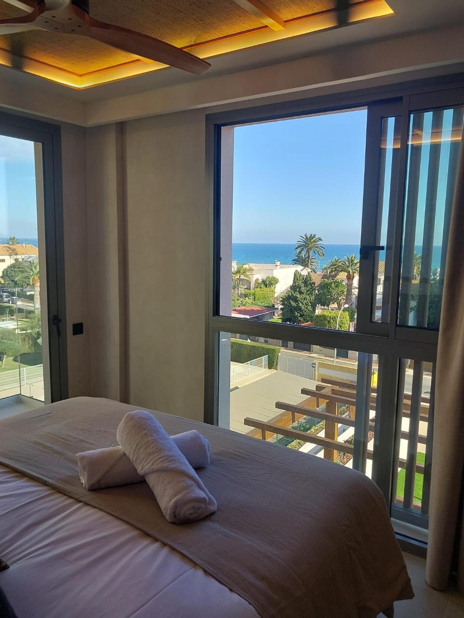 Habitación Doble con Balcón y Vista al Mar