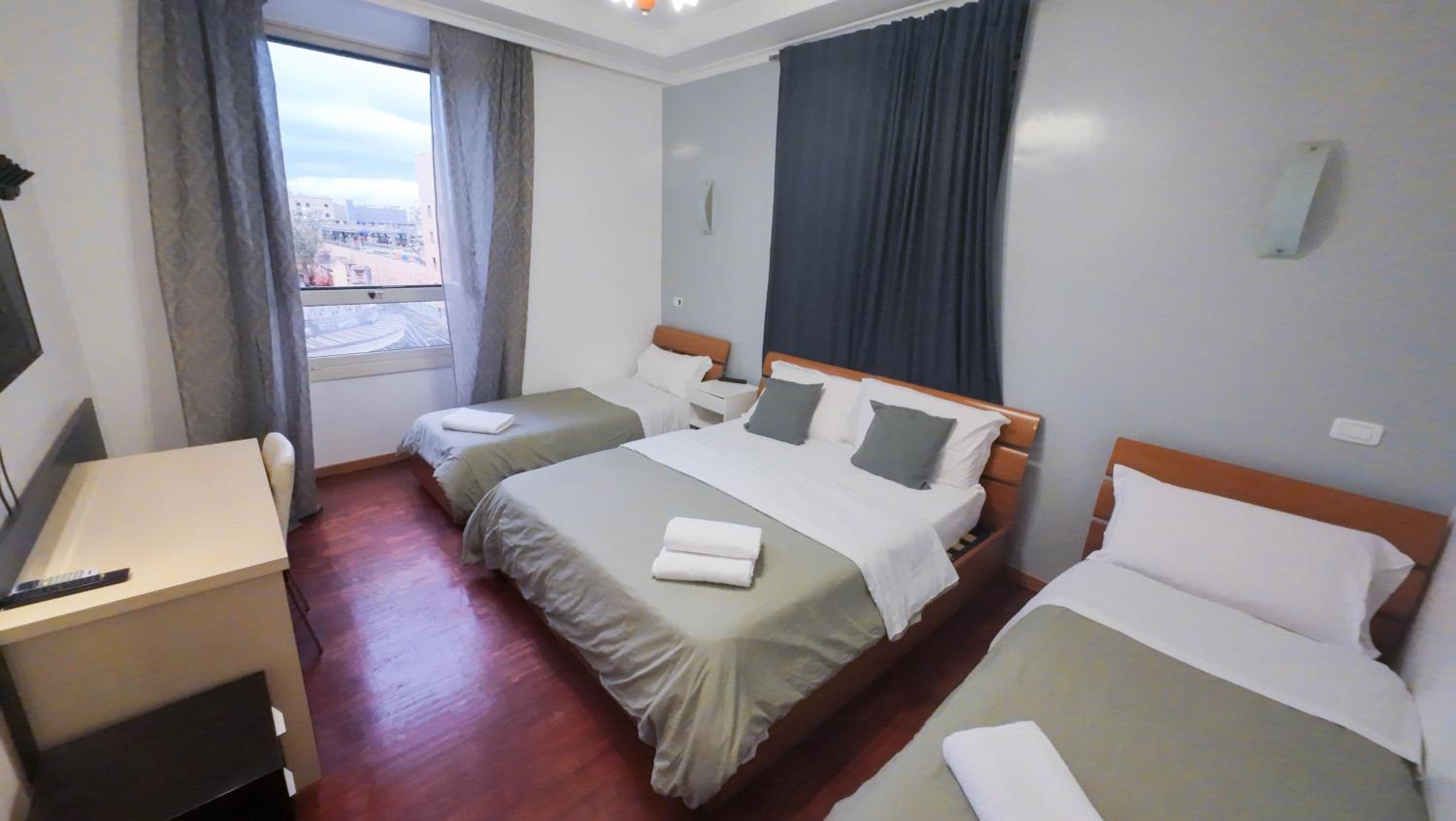 Quadruple Room with Private Bathroom photo 1