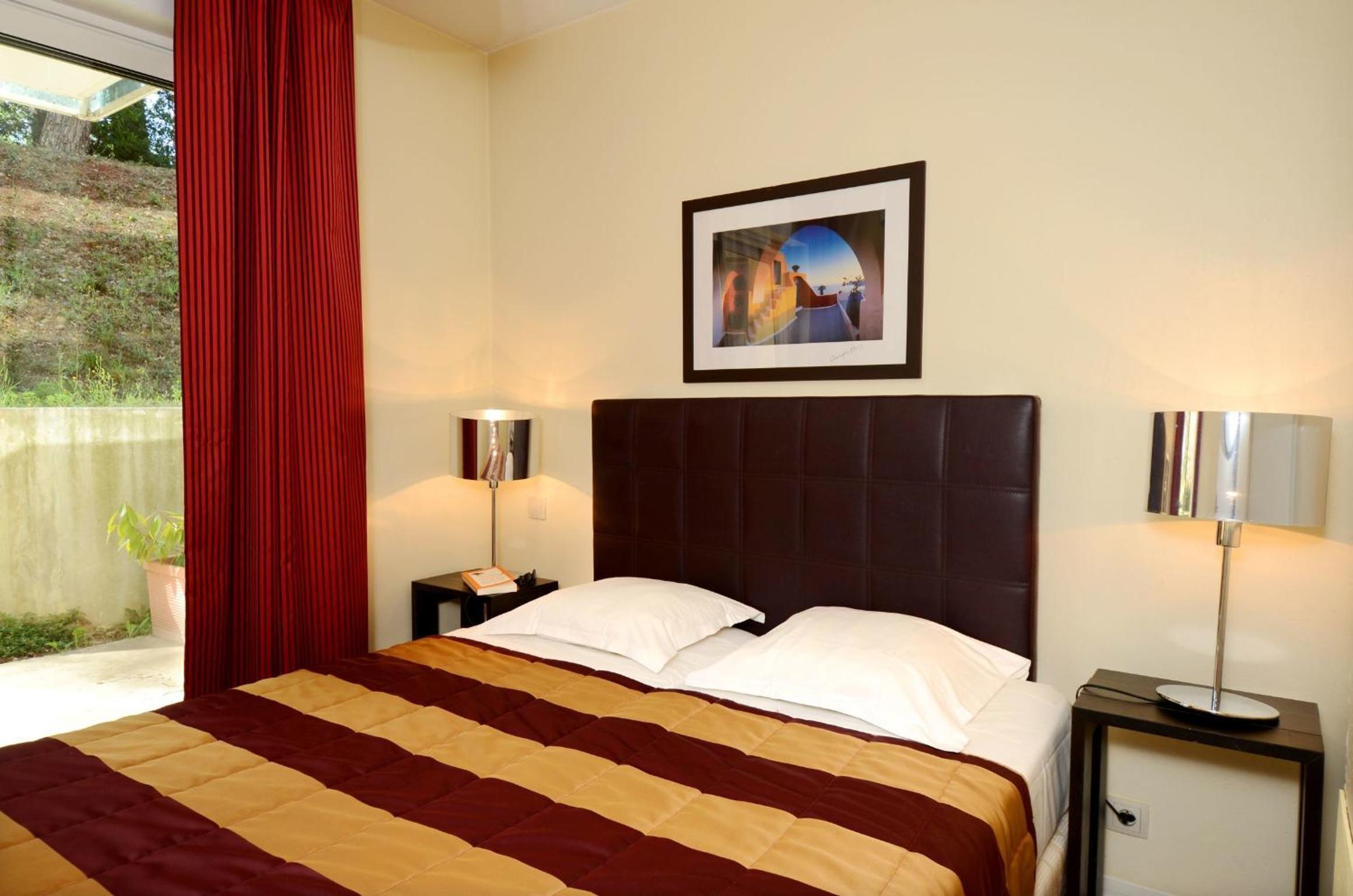 One-Bedroom Apartment with Balcony (4 Adults) photo 1