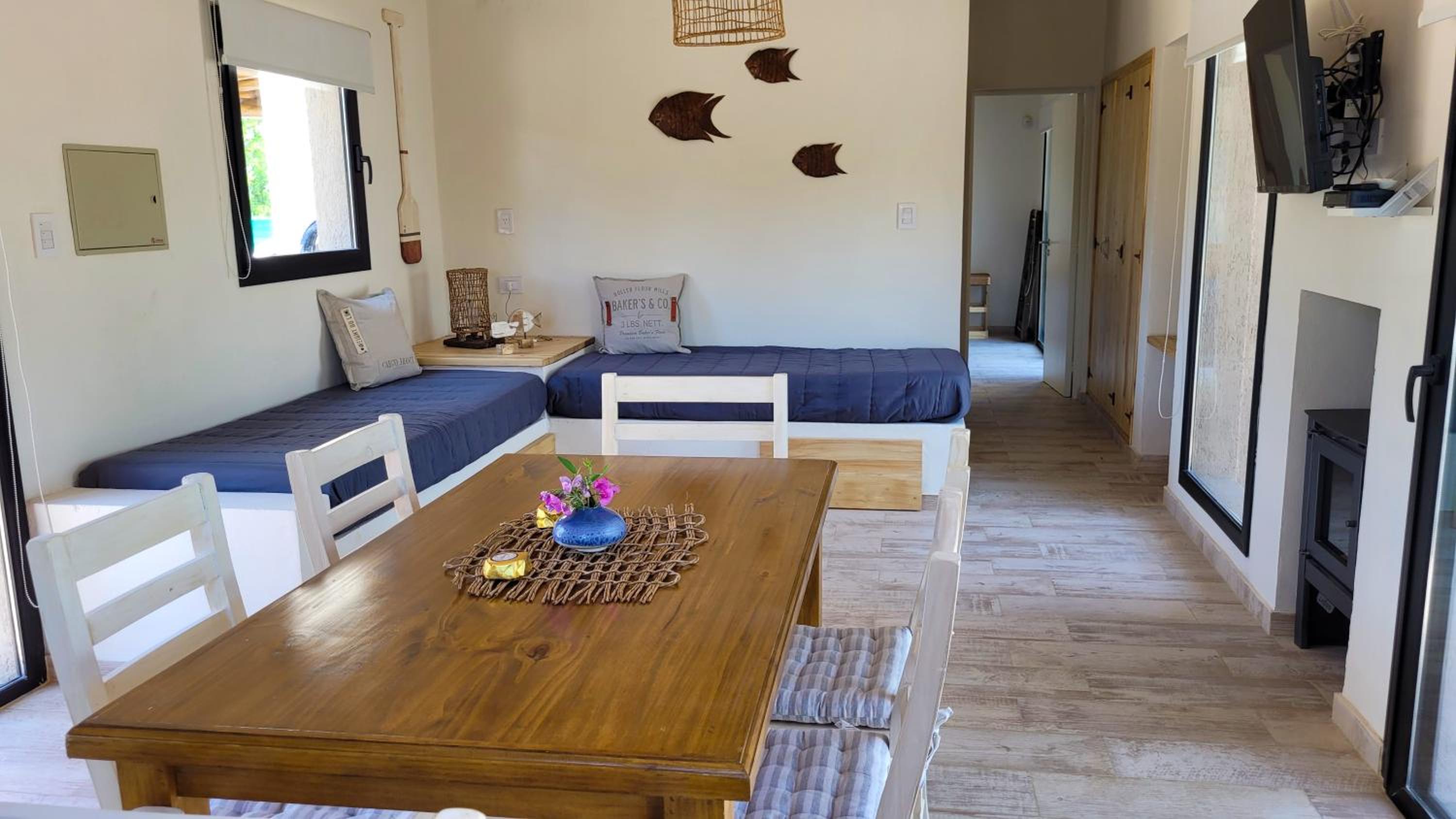 One-Bedroom House photo 1